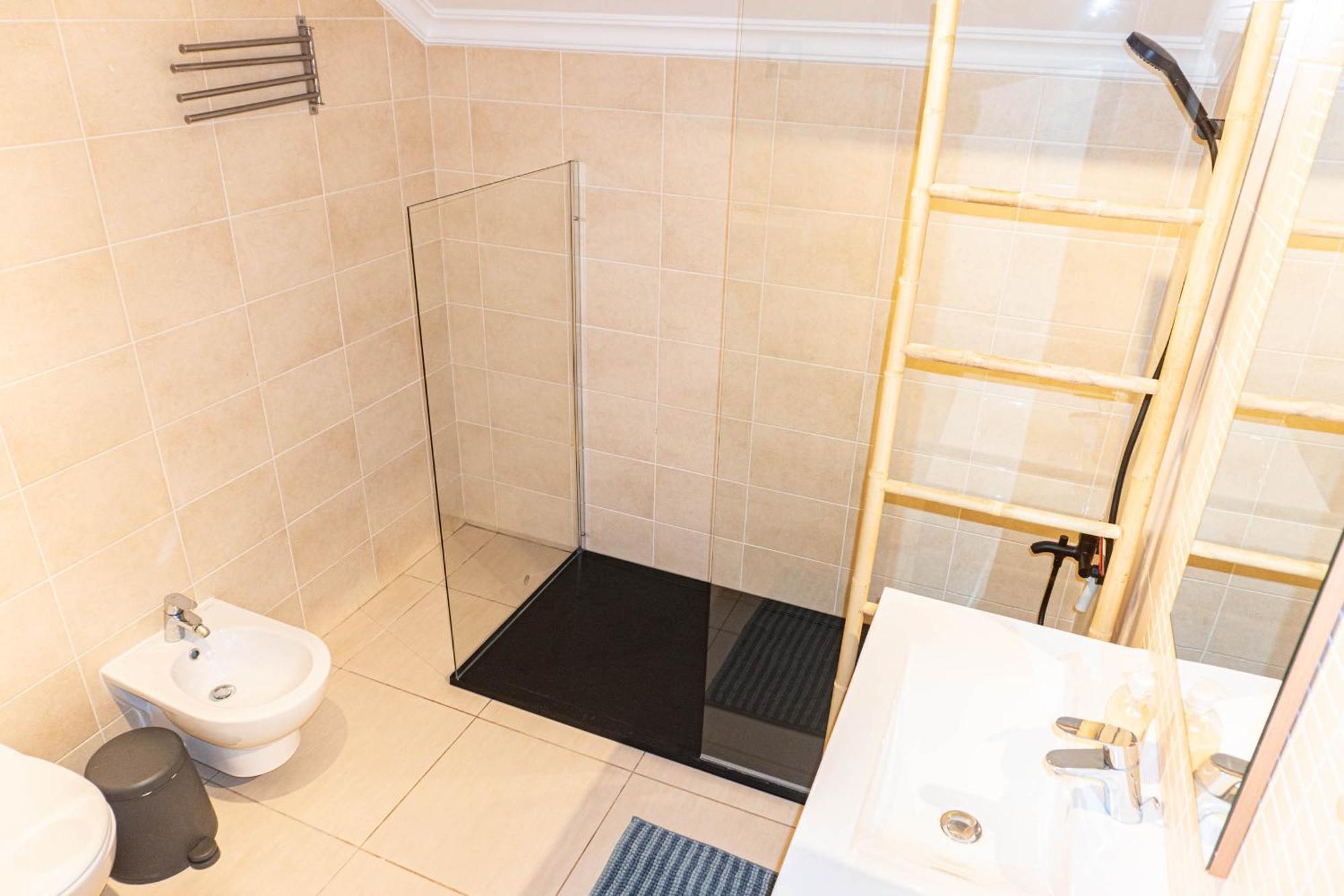 Baleal: Balconies And Pool Apartment Ferrel (Leiria)