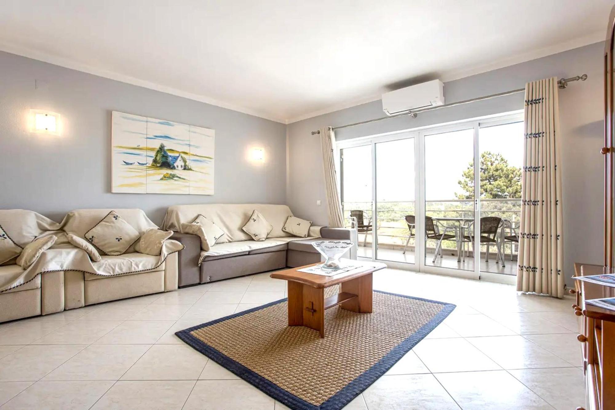 Oasis: Spacious With Shared Pool Apartment Alvor