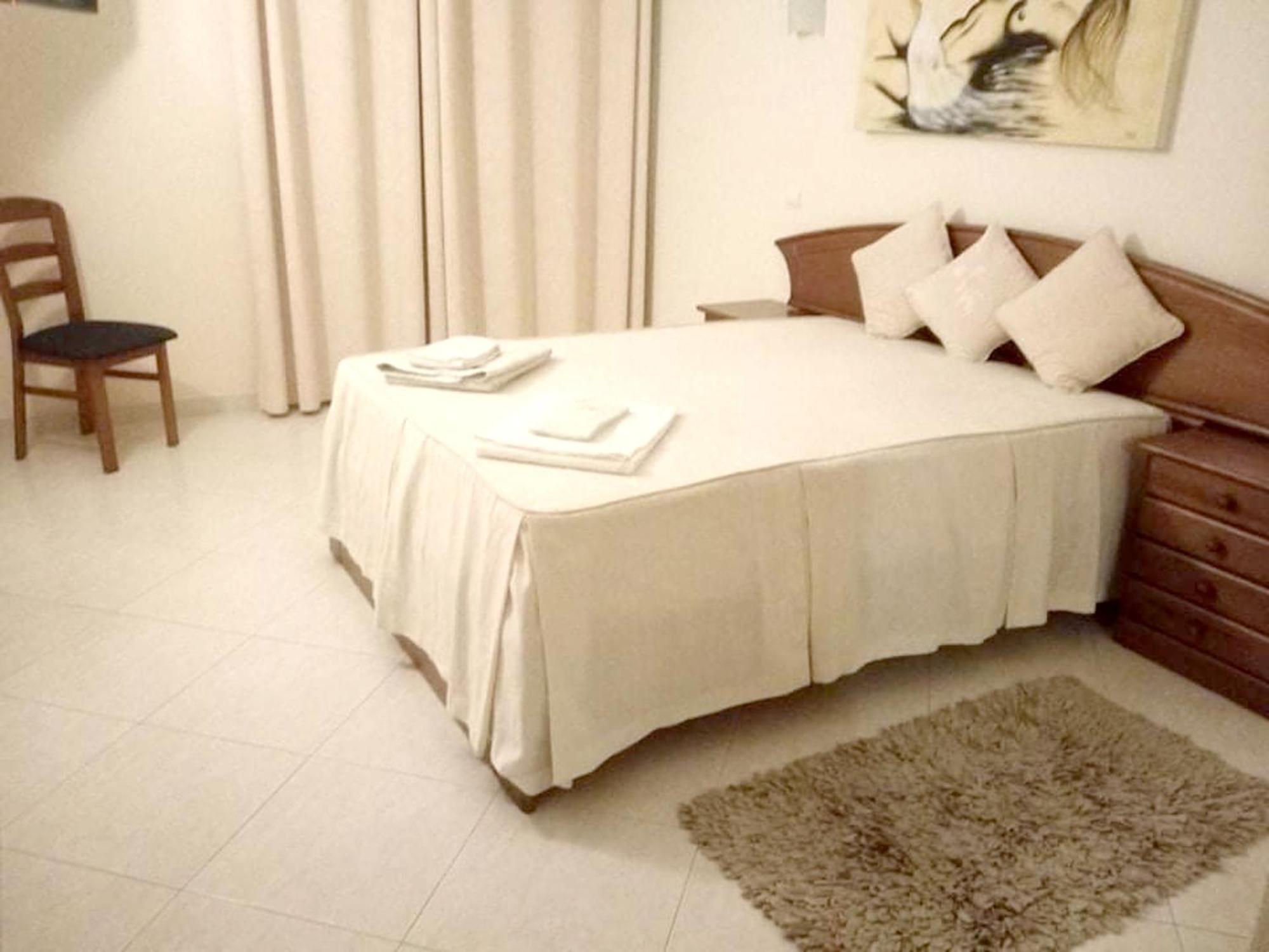 Oasis: Spacious With Shared Pool Alvor