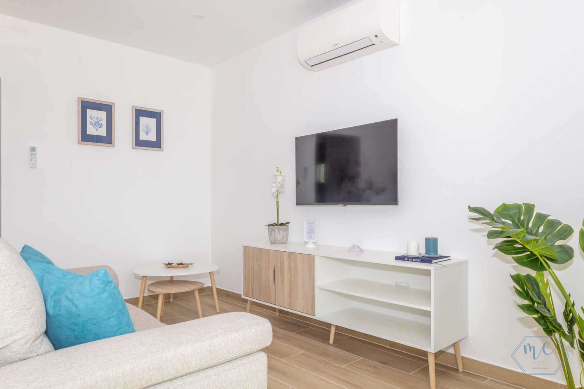 Mc With Amazing Front Sea View Apartment *