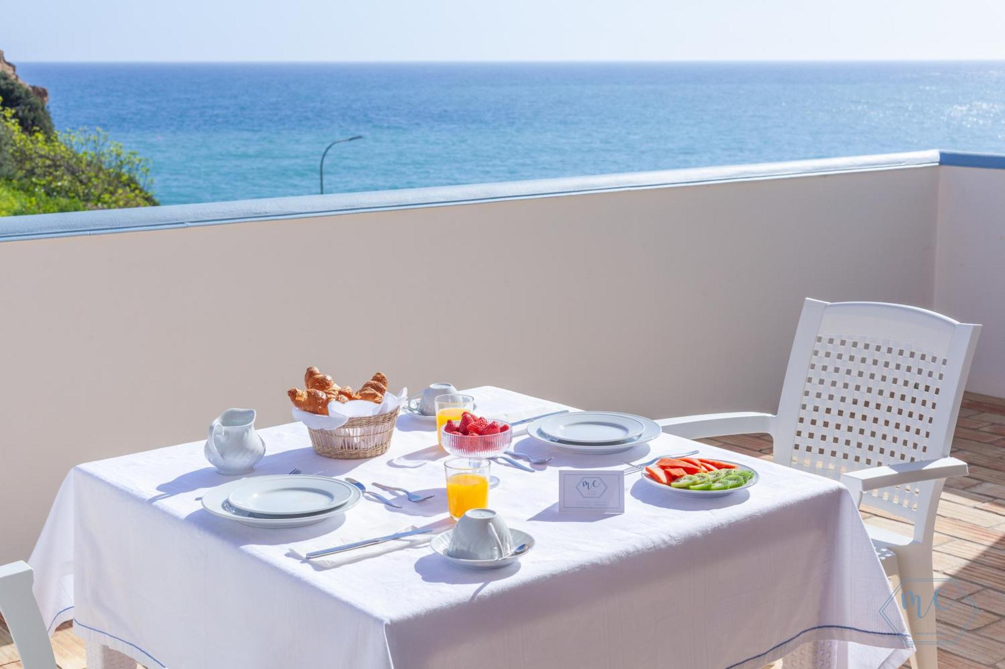 Apartment Mc With Amazing Front Sea View