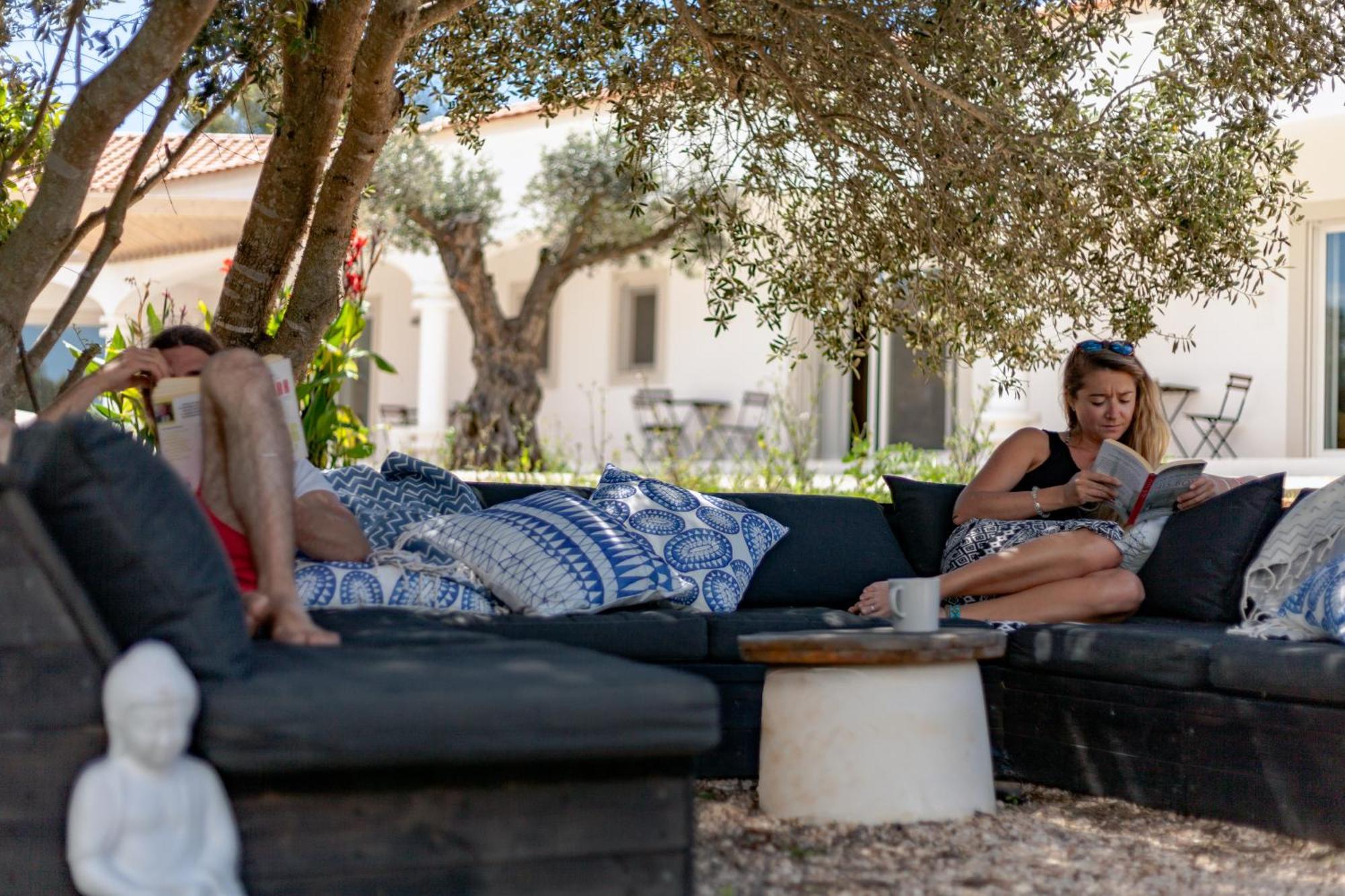 Tiny Whale Lodge, A Unique Space For Groups Bensafrim