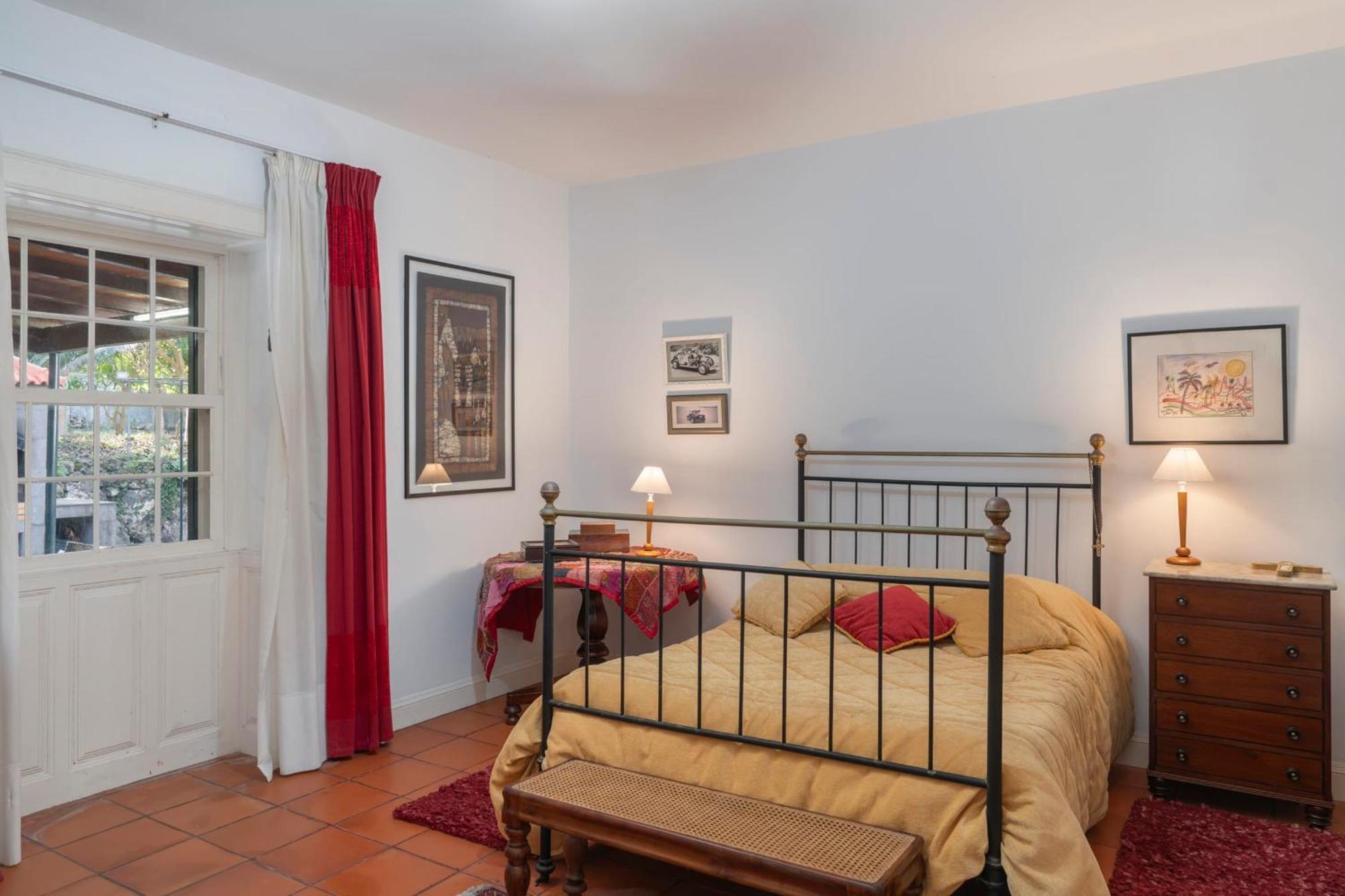 Casa Do Terreiro By An Island