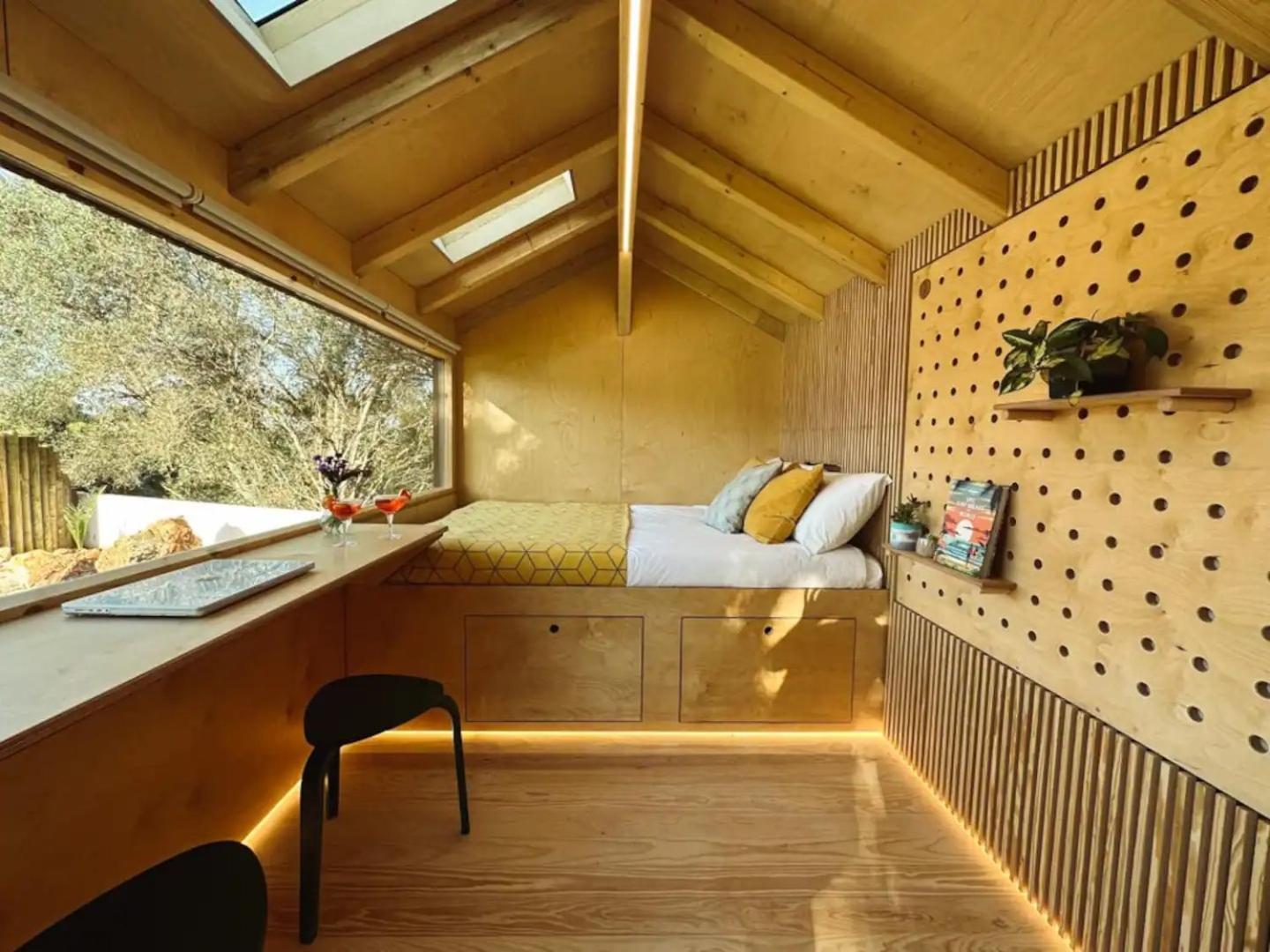 Tiny Whale Lodge, A Unique Space For Groups Villa