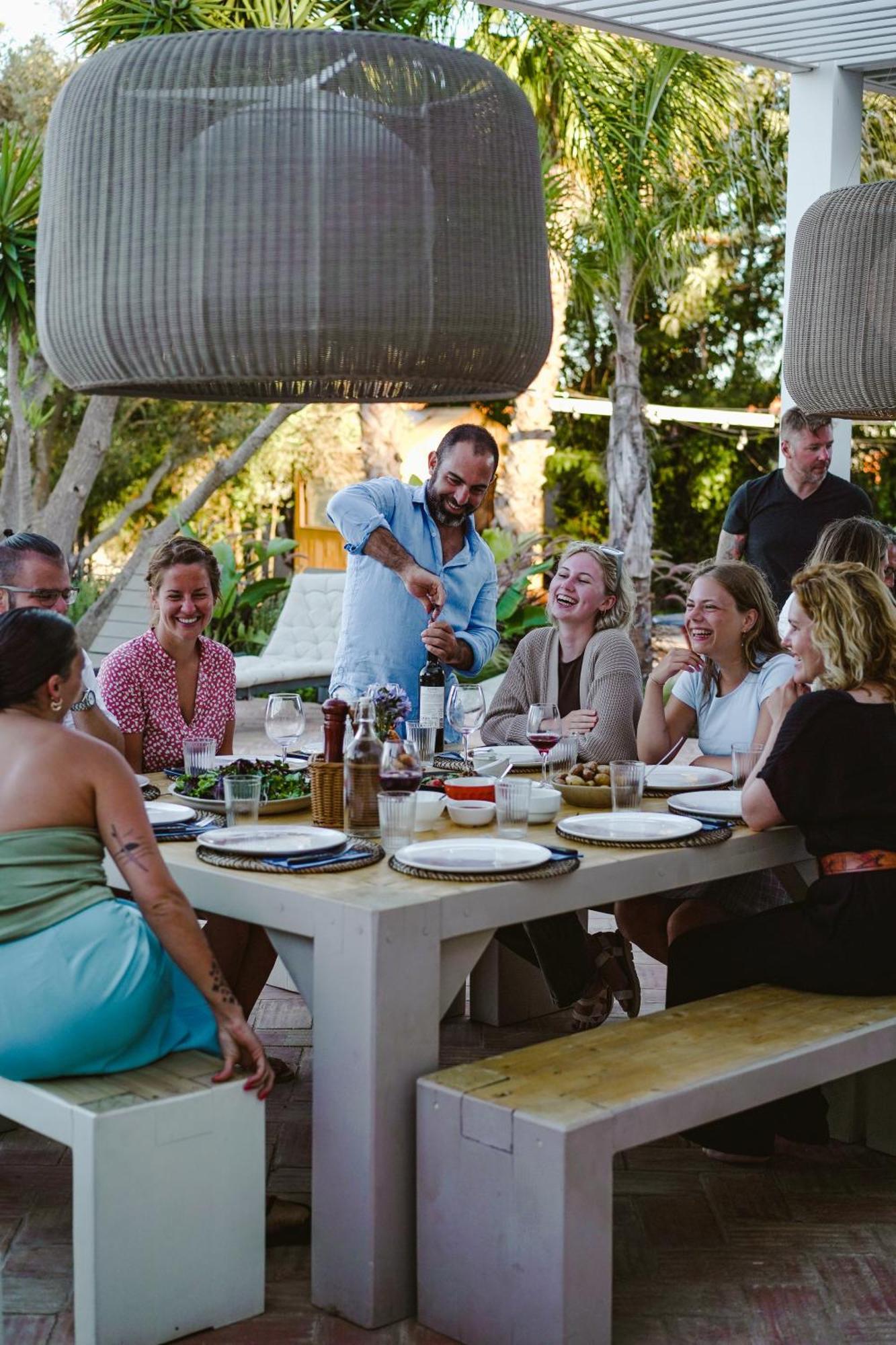Tiny Whale Lodge, A Unique Space For Groups Bensafrim