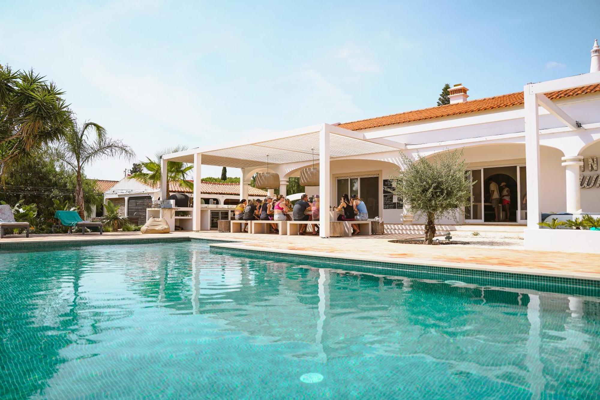 Tiny Whale Lodge, A Unique Space For Groups * Bensafrim