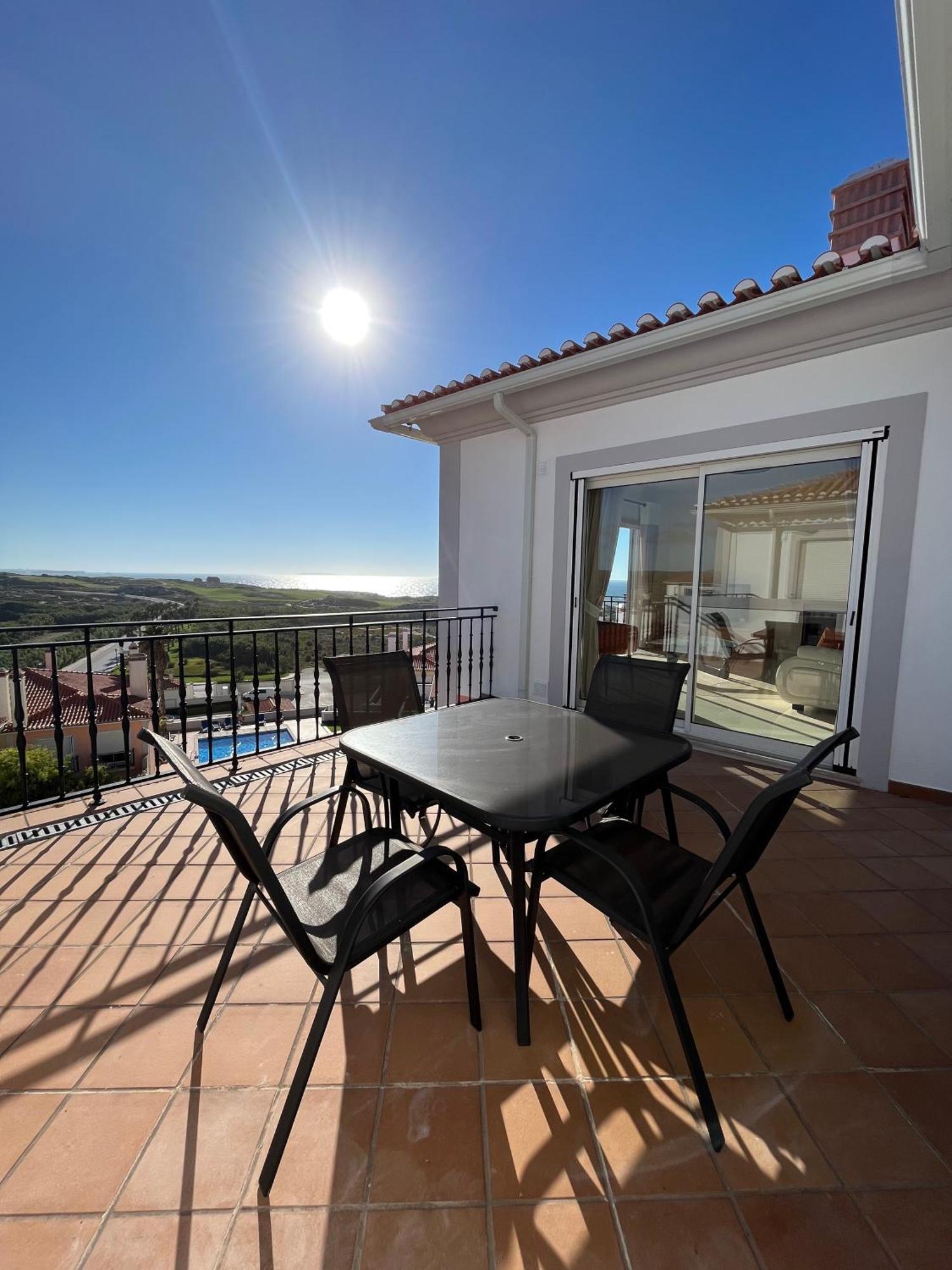 Sea Breeze Escape Apartment *