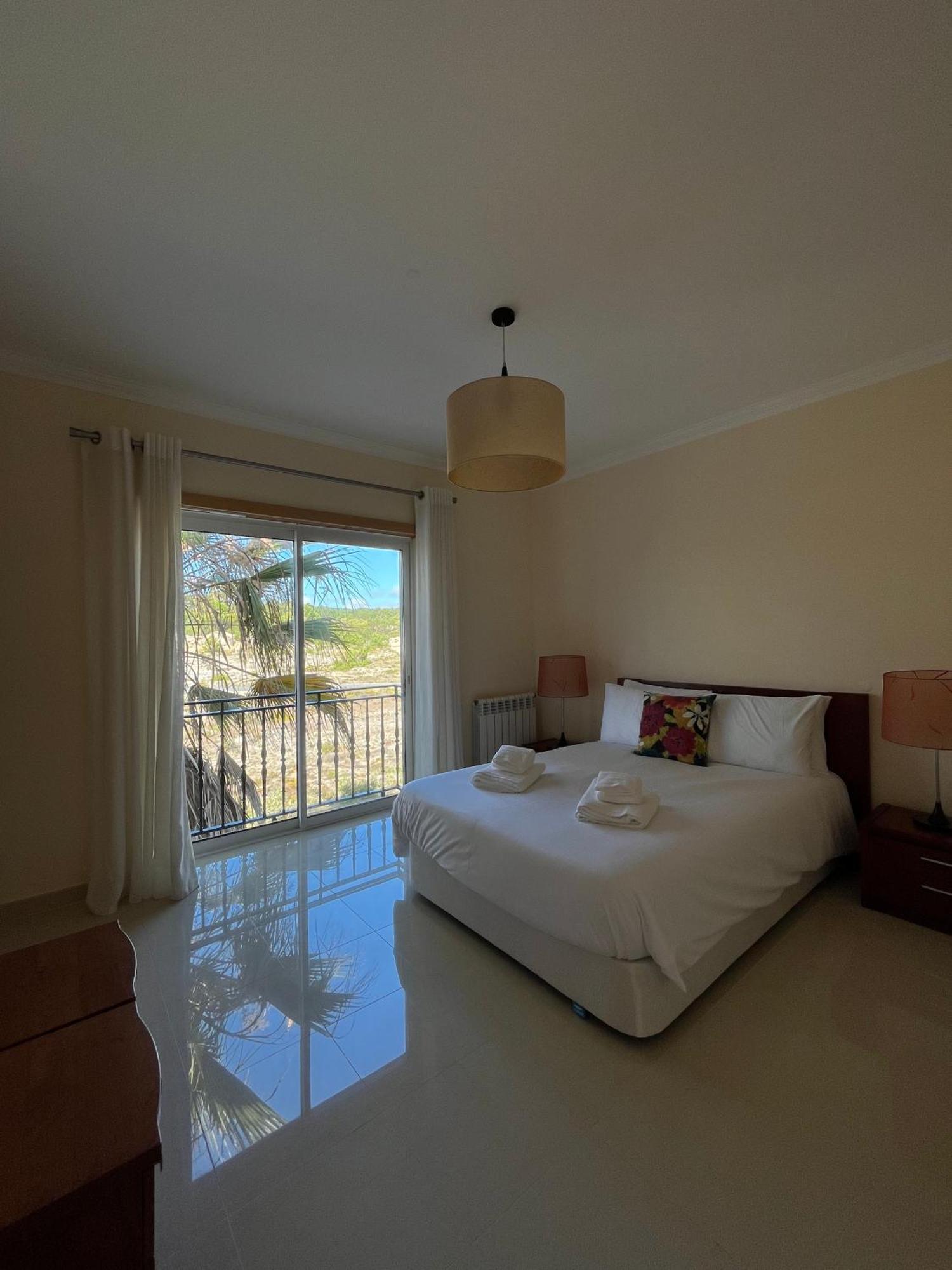 Sea Breeze Escape Apartment Praia del Rei
