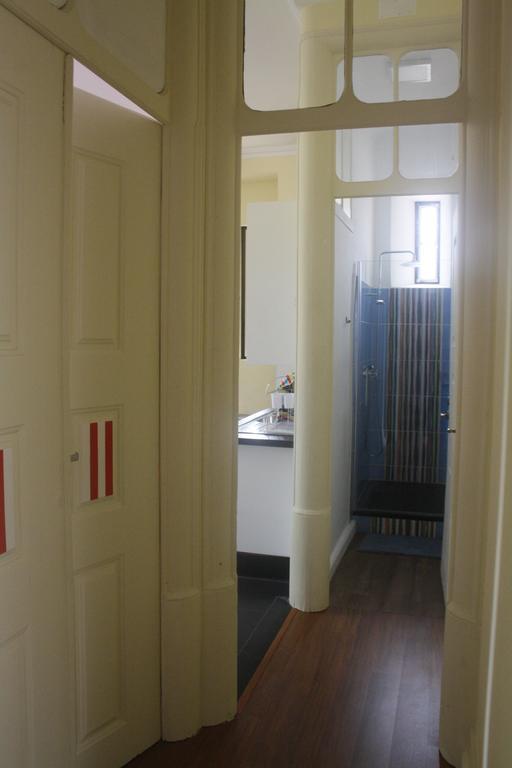 402 Hostal *