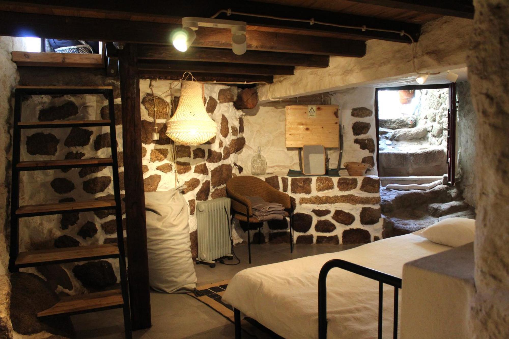 Lugar Sao Salvador De Holiday home