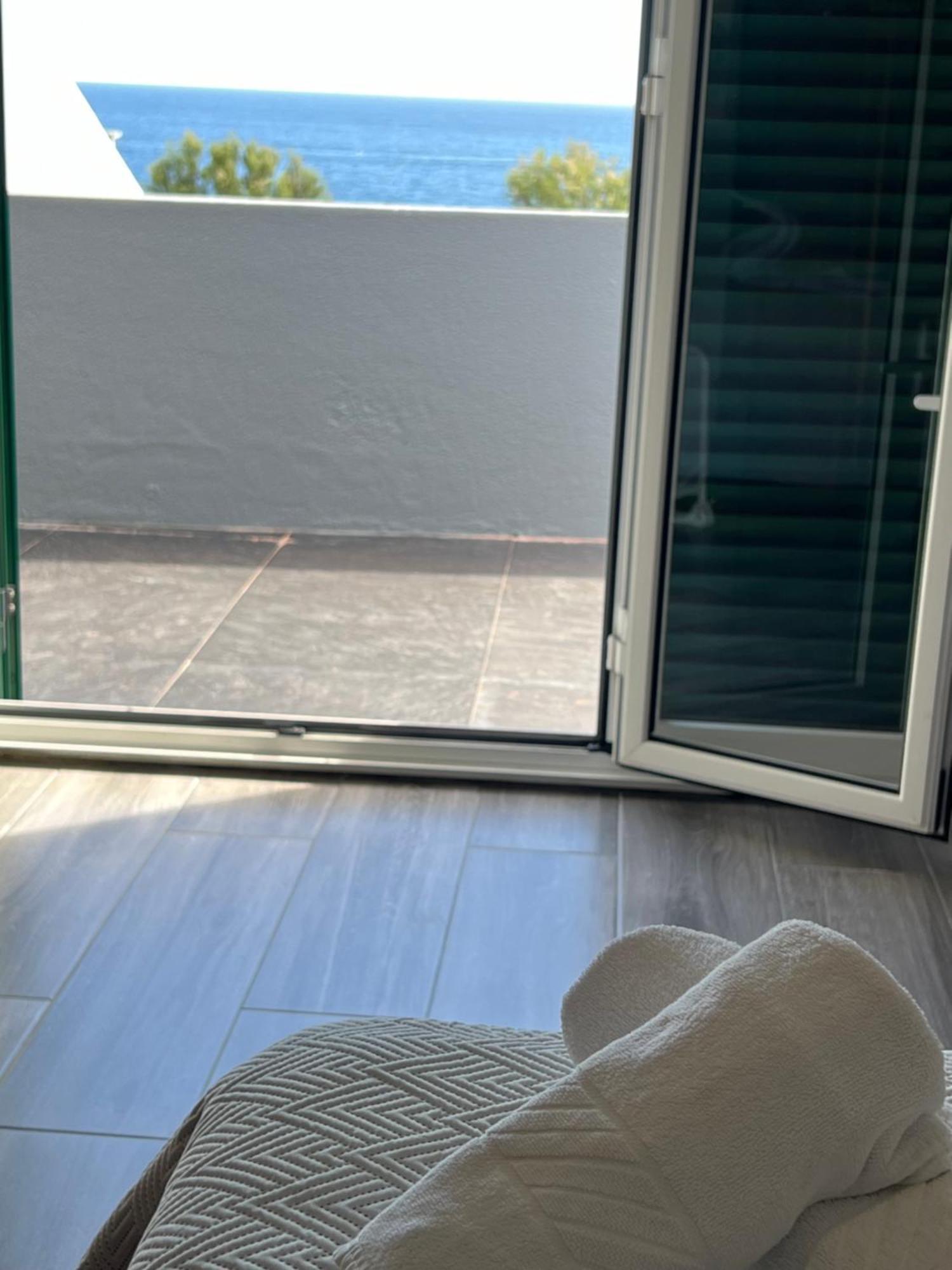 Casa A 2 Minutos A Pe De Piscina Natural Ponta Delgada - Açores
