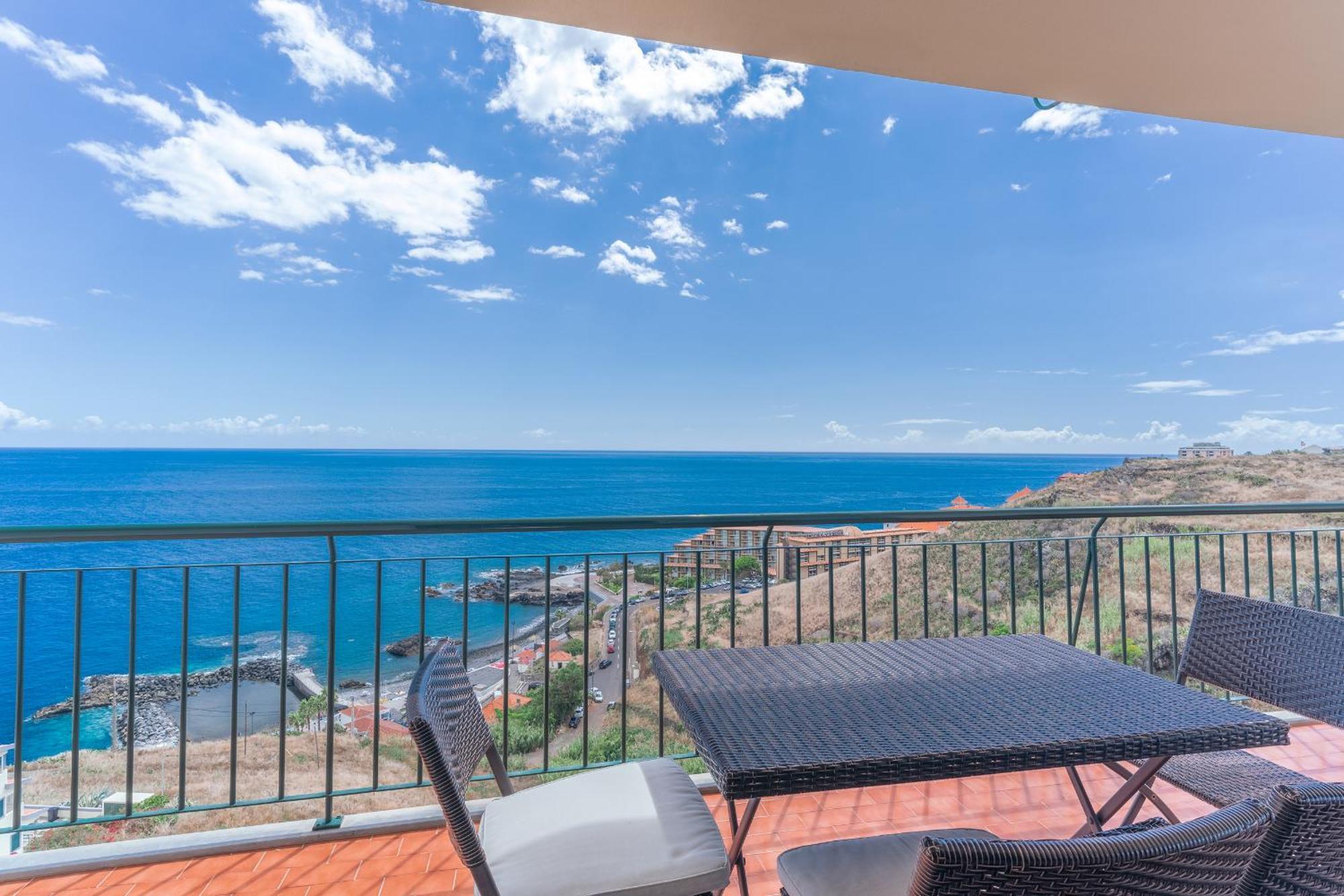 Sunspot Reis Magos With Sea View Apartment