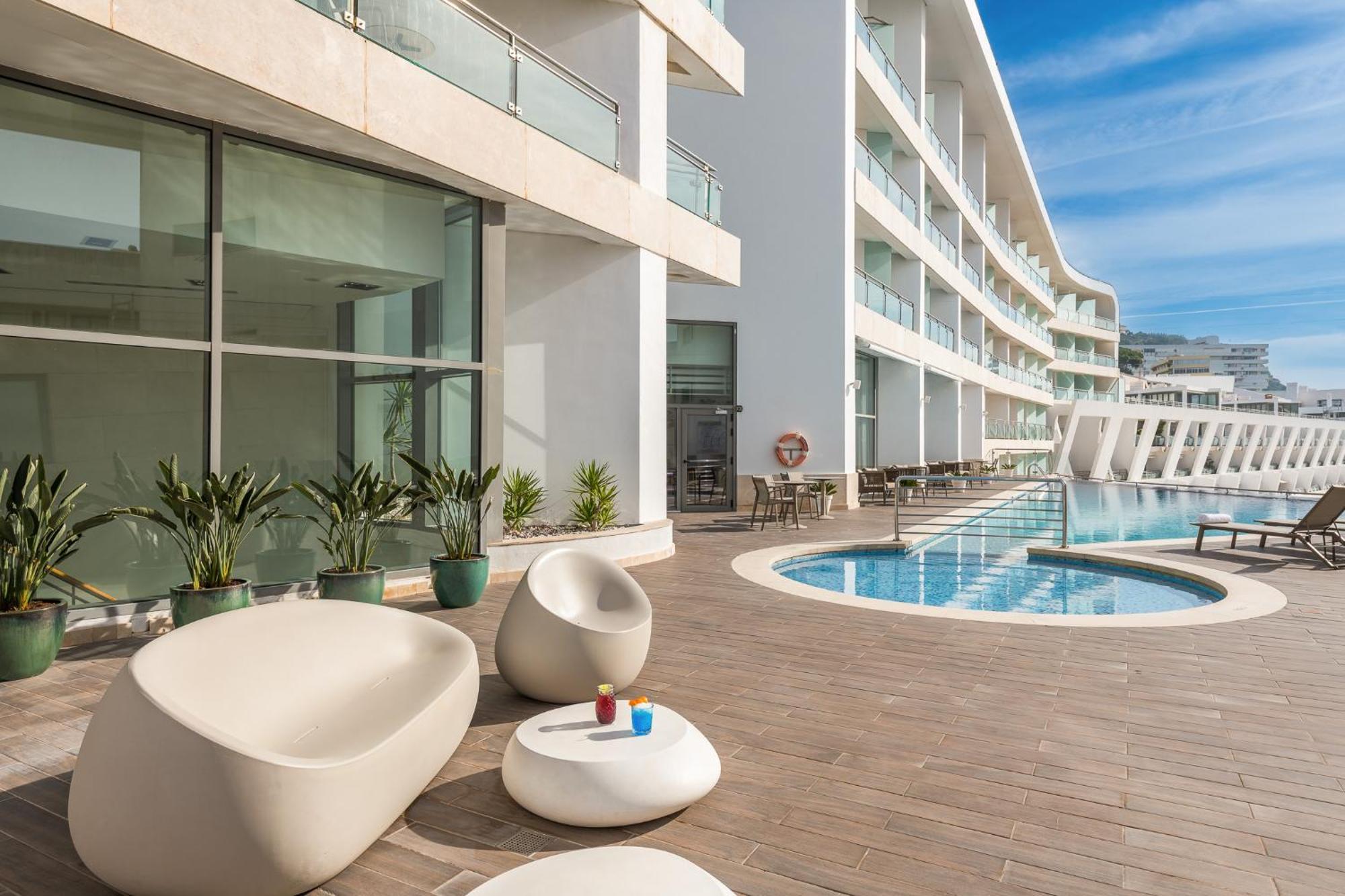 Hotel Oceanfront - Preferred And 5*