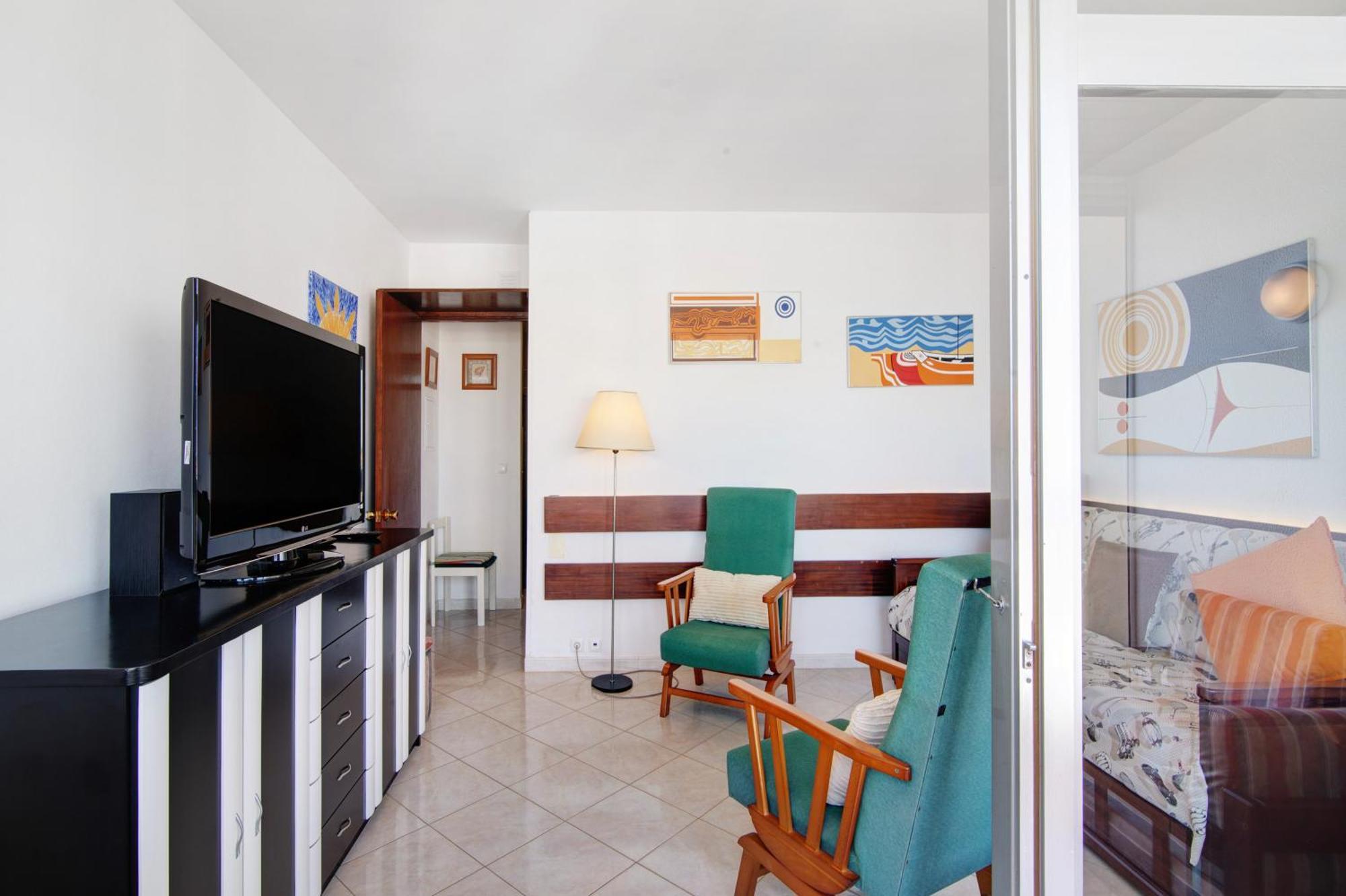 Apartment With Ocean View