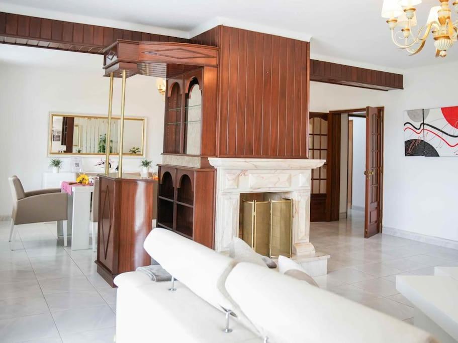 Irene Golf House - Privat Heated Pool & Games & Golf Villa *
