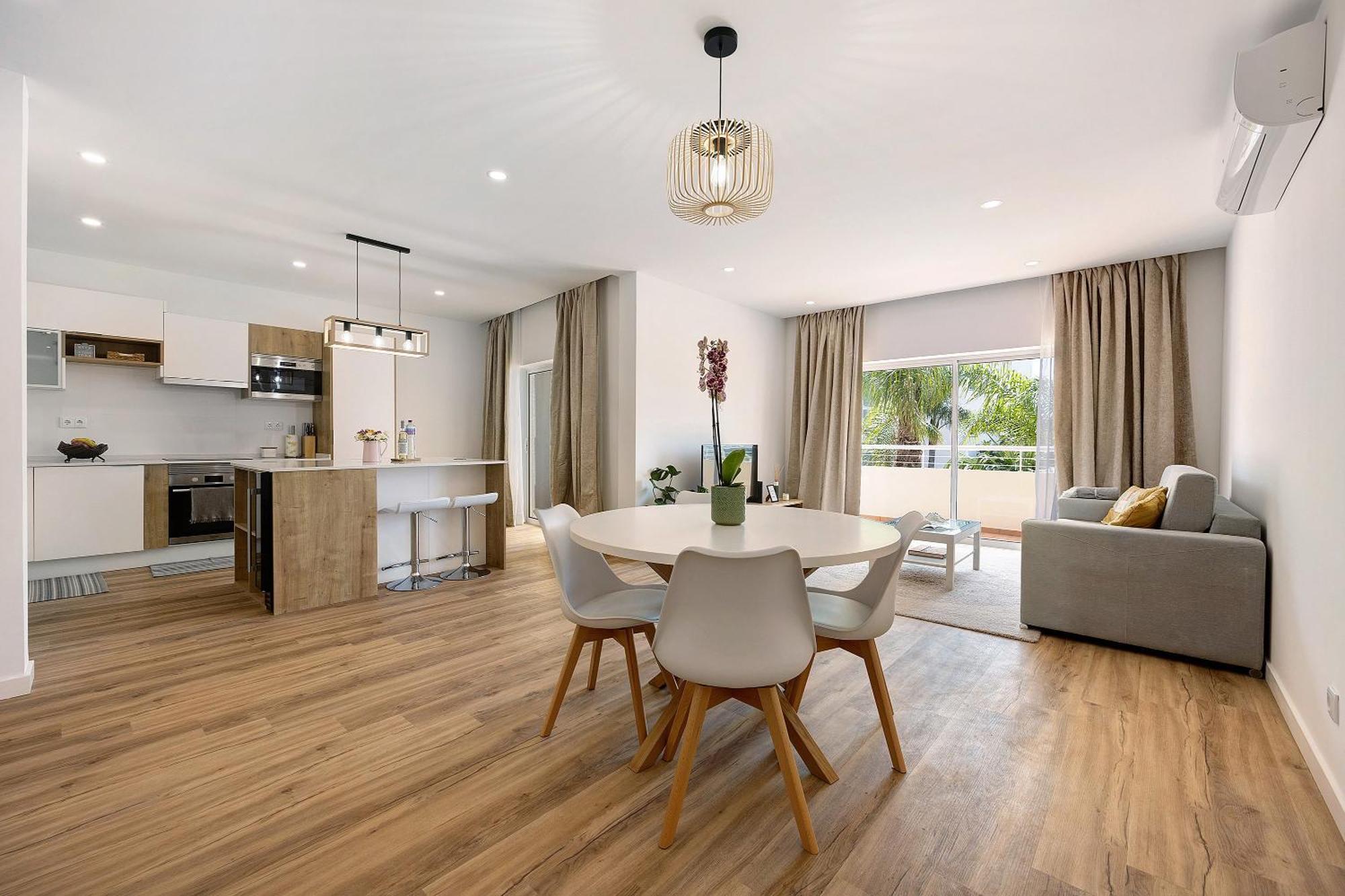 Apartment Mos - *
