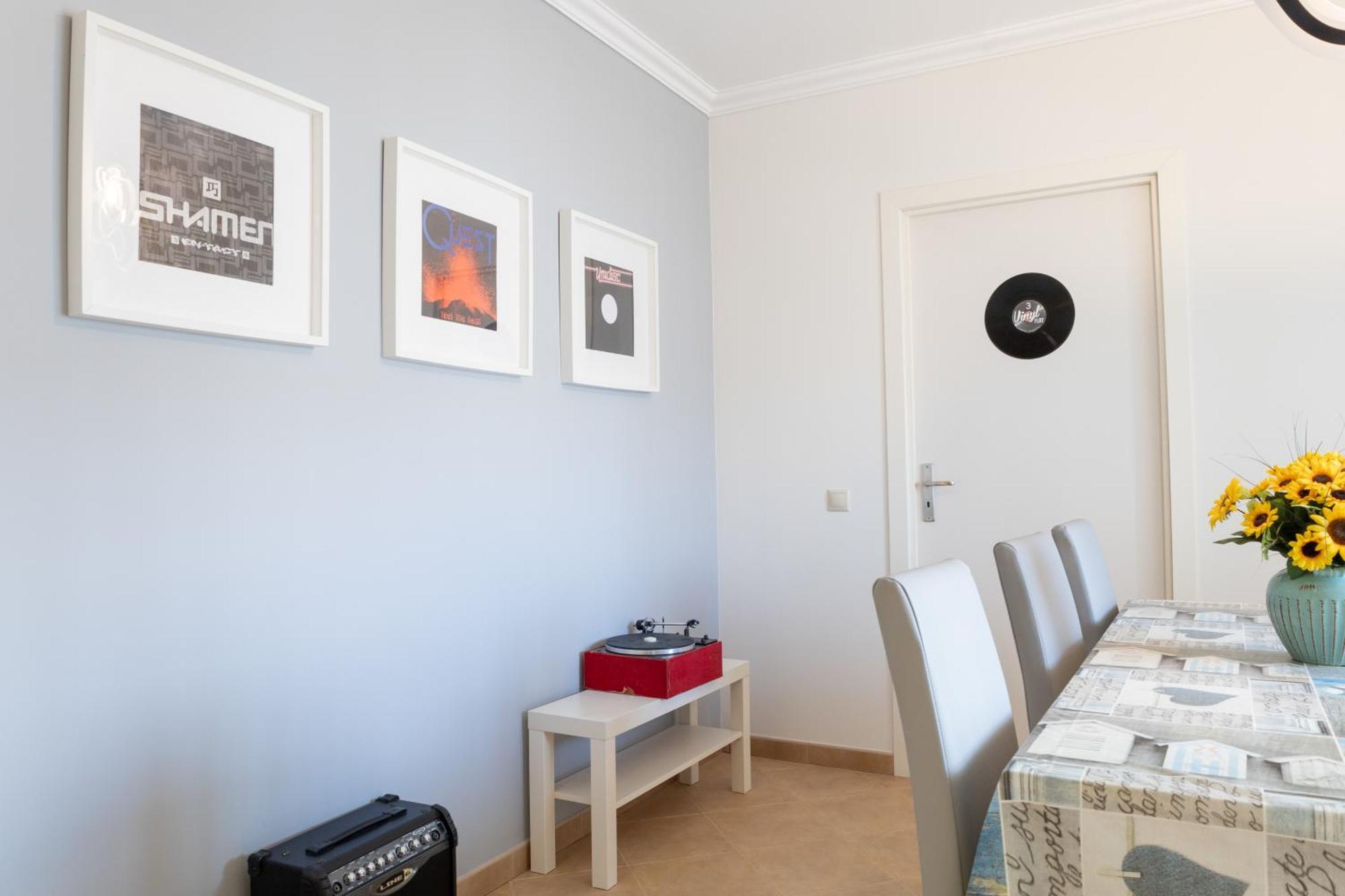 Vinyl Flat - Bed & Breakfast