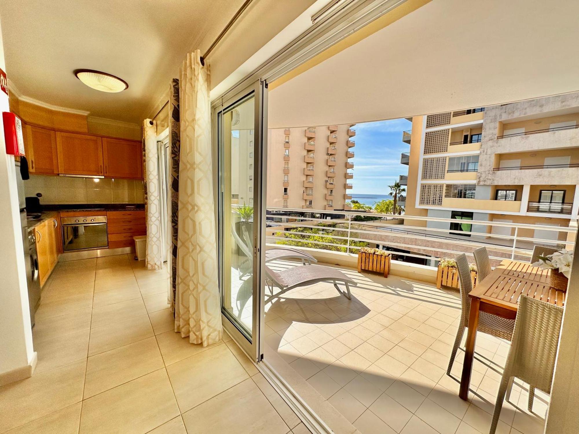 Lovely Beachfront With Aircon/wifi * Portimao