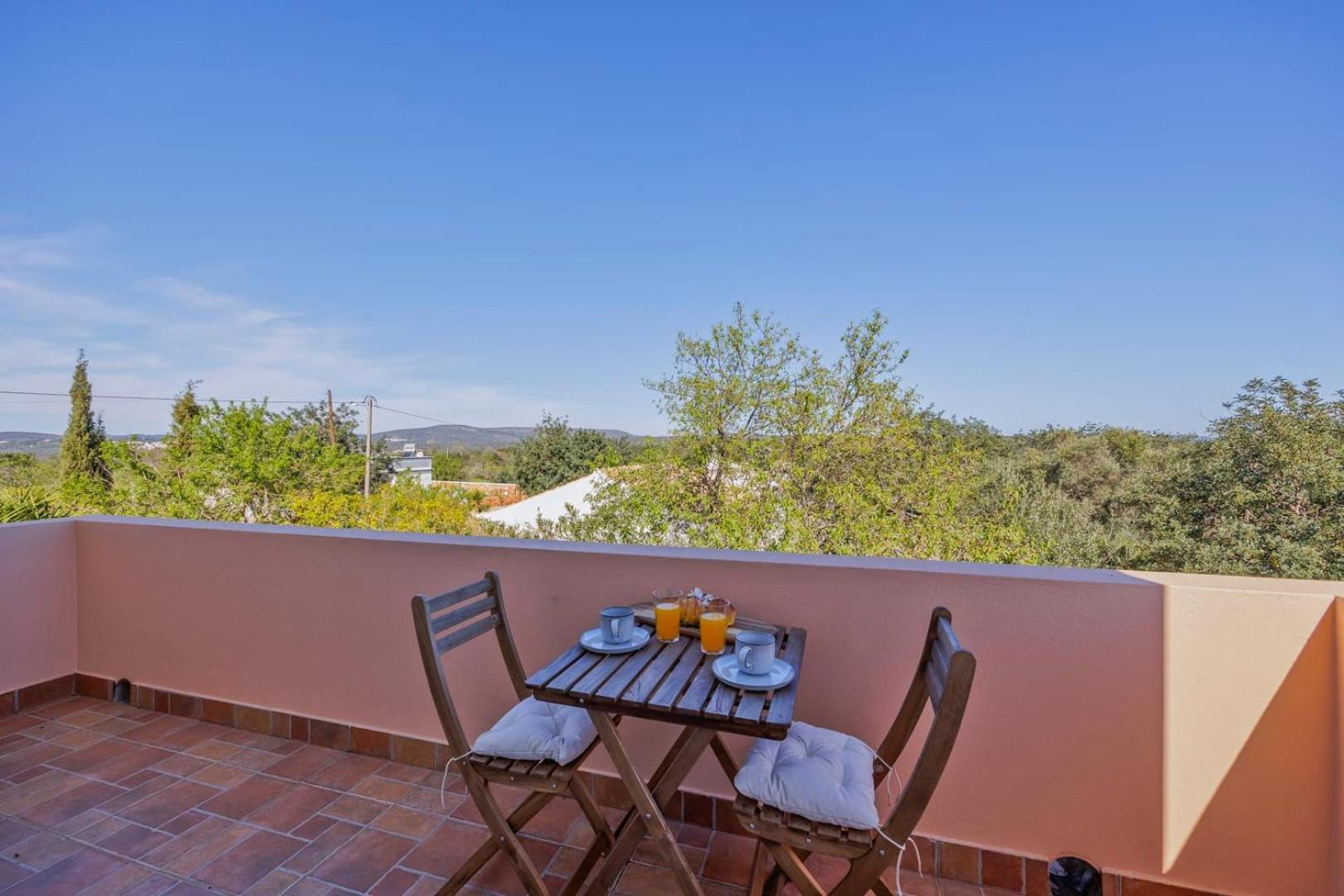 Stunning Countryside W Private Garden & Pool Pousada