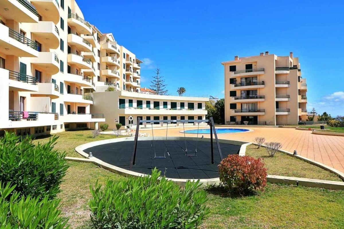Terrace - Amazing Views Of Town Garajau