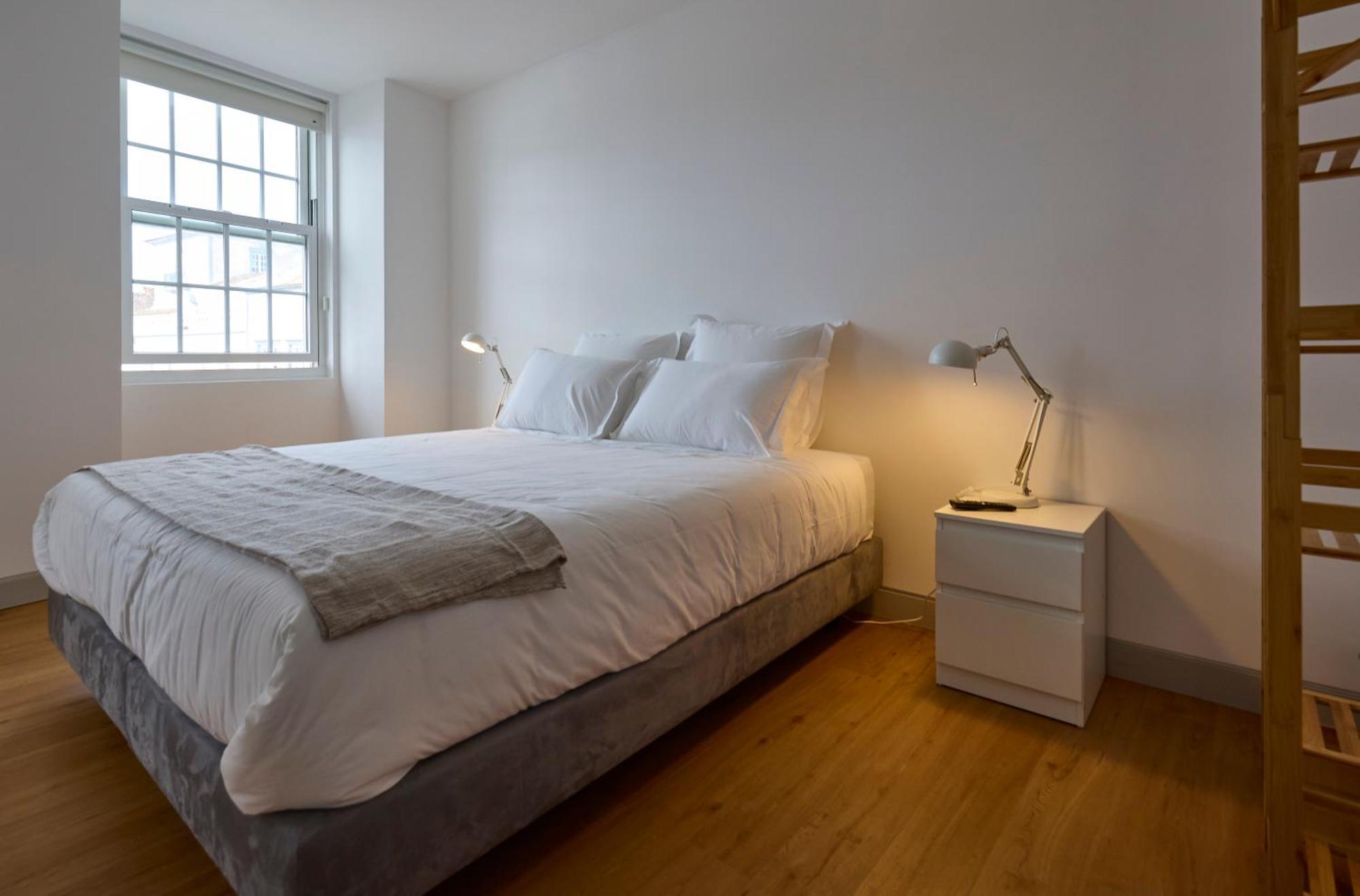 Matriz 55, & Hostel Ponta Delgada (Sao Miguel)