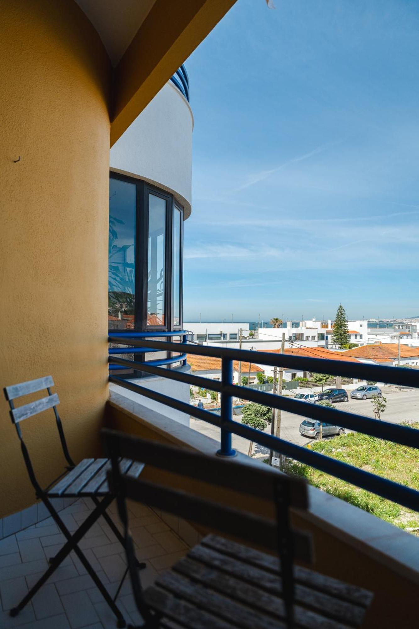 Sea View & Sundown, 150m From The And Surf Spots Apartamento Costa da Caparica