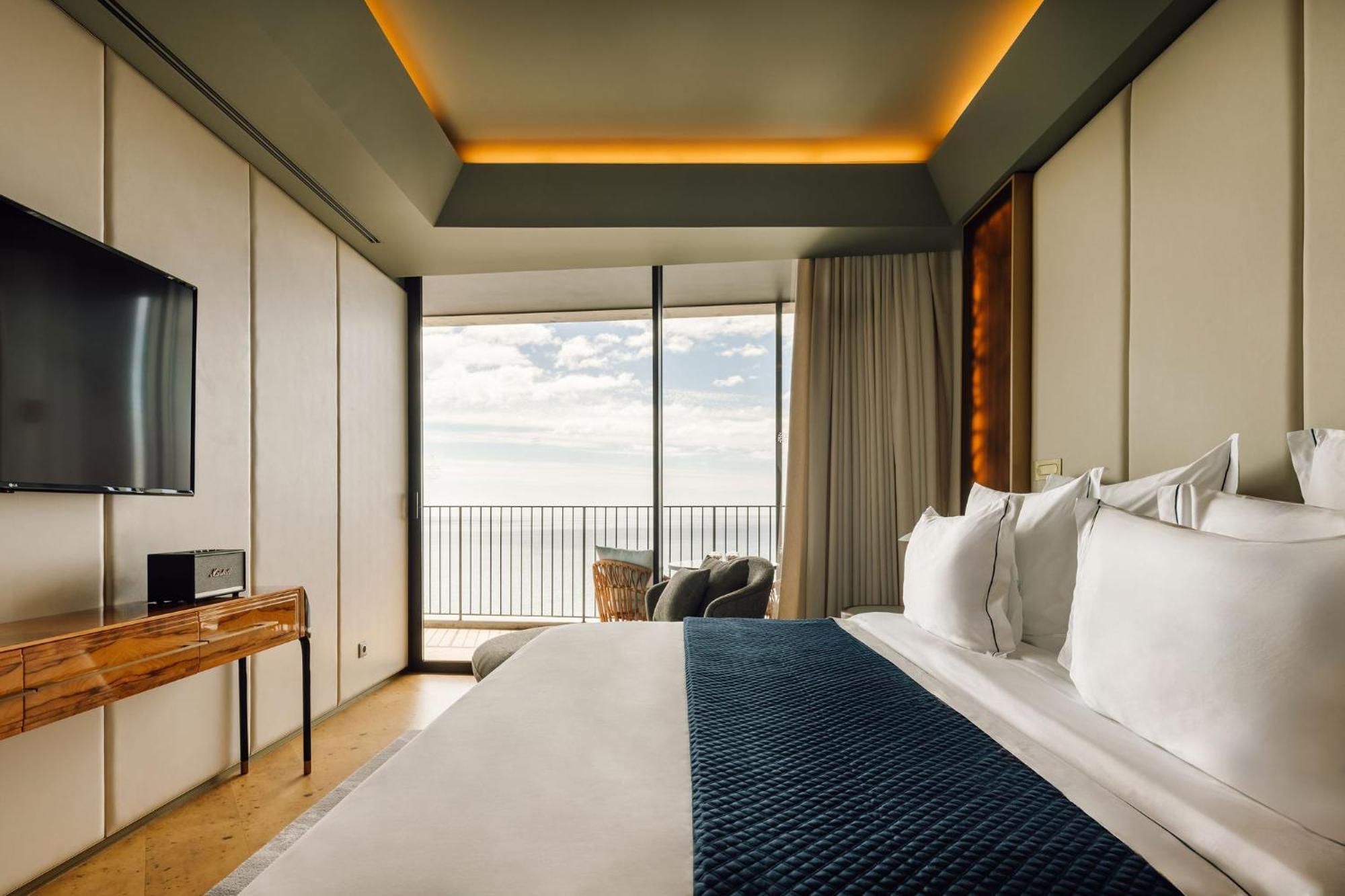Hotel The Reserve - Within Savoy Palace - The Leading Of The World