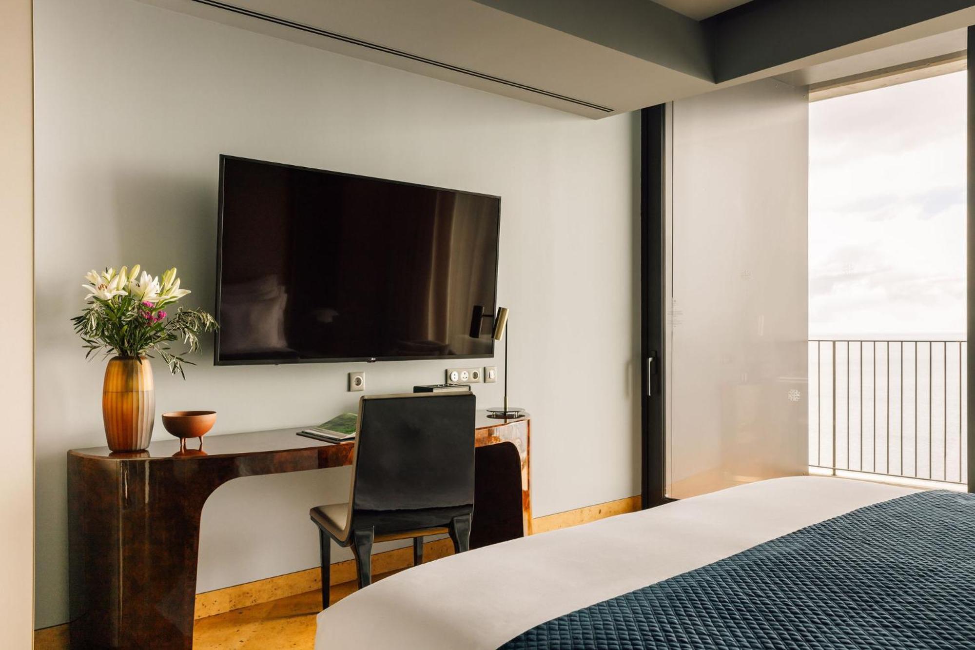 Hotel The Reserve - Within Savoy Palace - The Leading Of The World