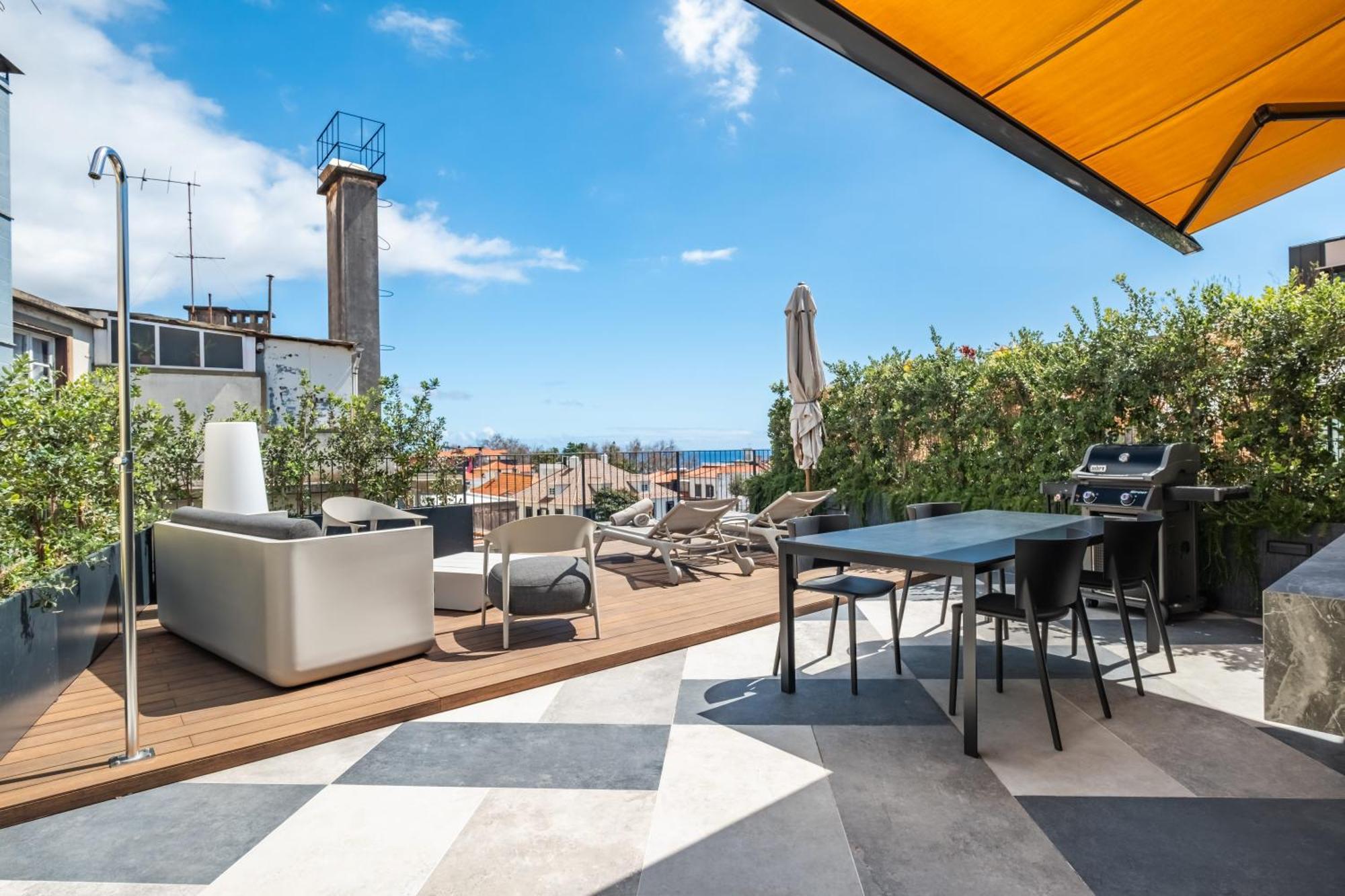 Terrace, Grill & Infinity Pool At Savoy Insular Apartamento