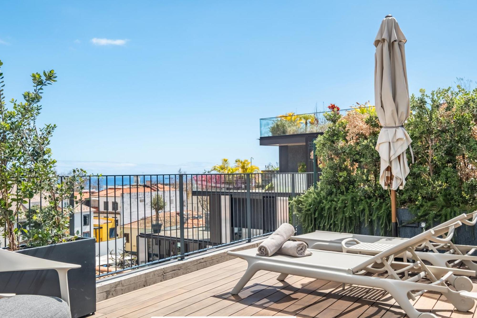 Terrace, Grill & Infinity Pool At Savoy Insular Apartamento