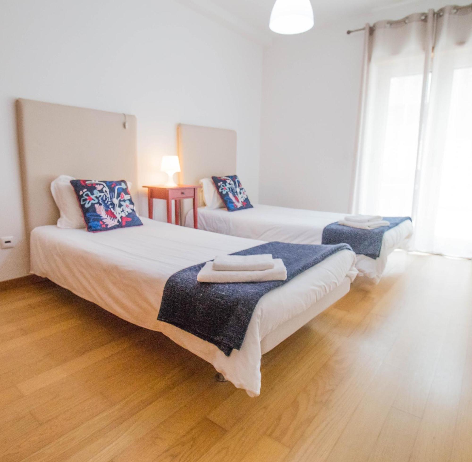 Casas E De