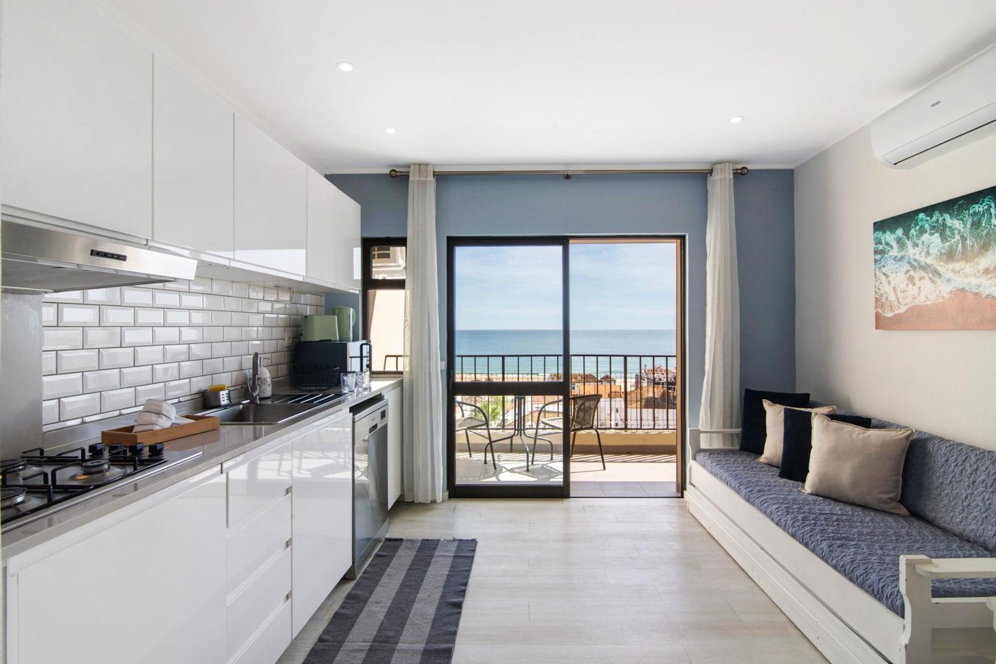 Luxury View - Da Rocha *