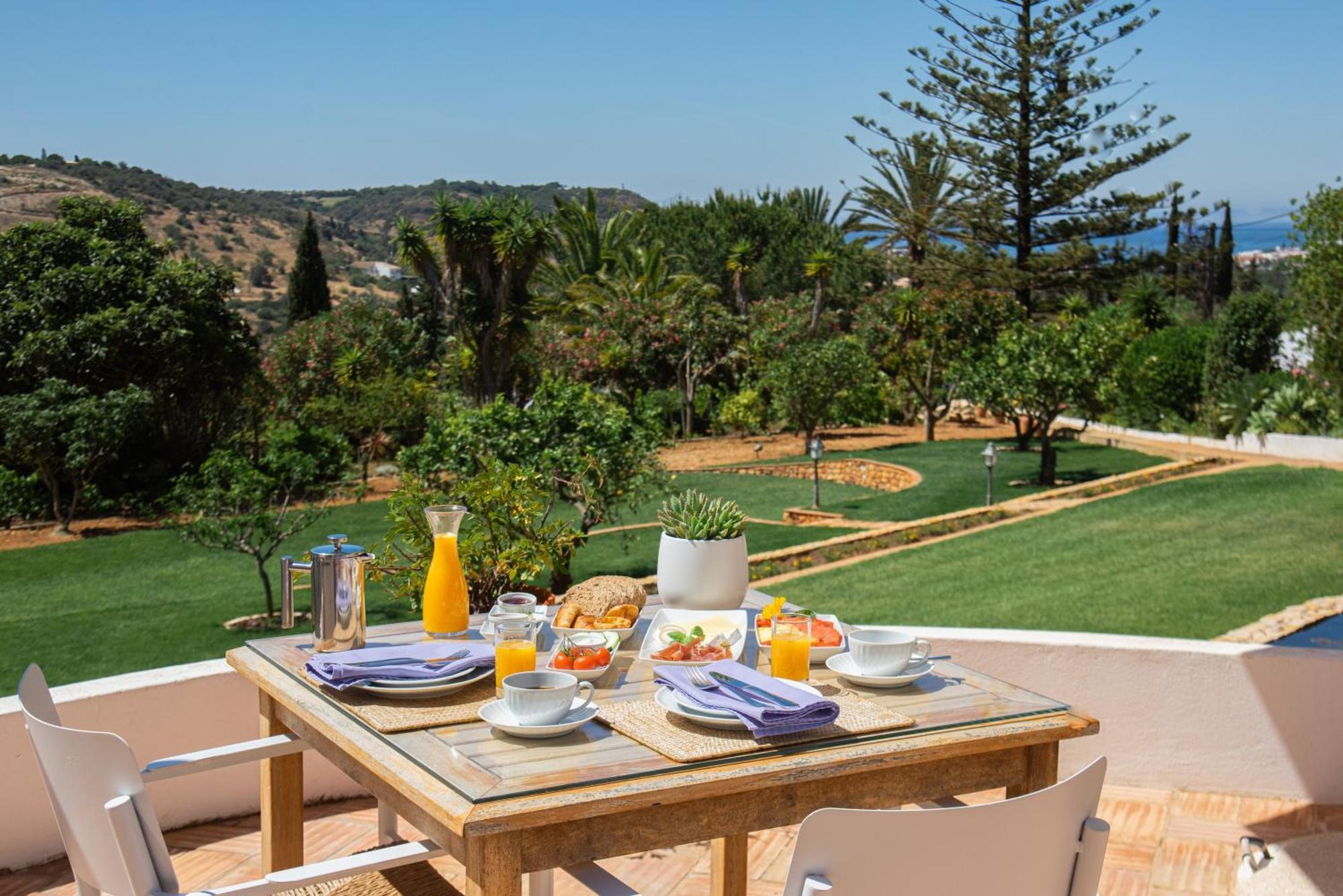Quinta Bonita & Gardens 4*