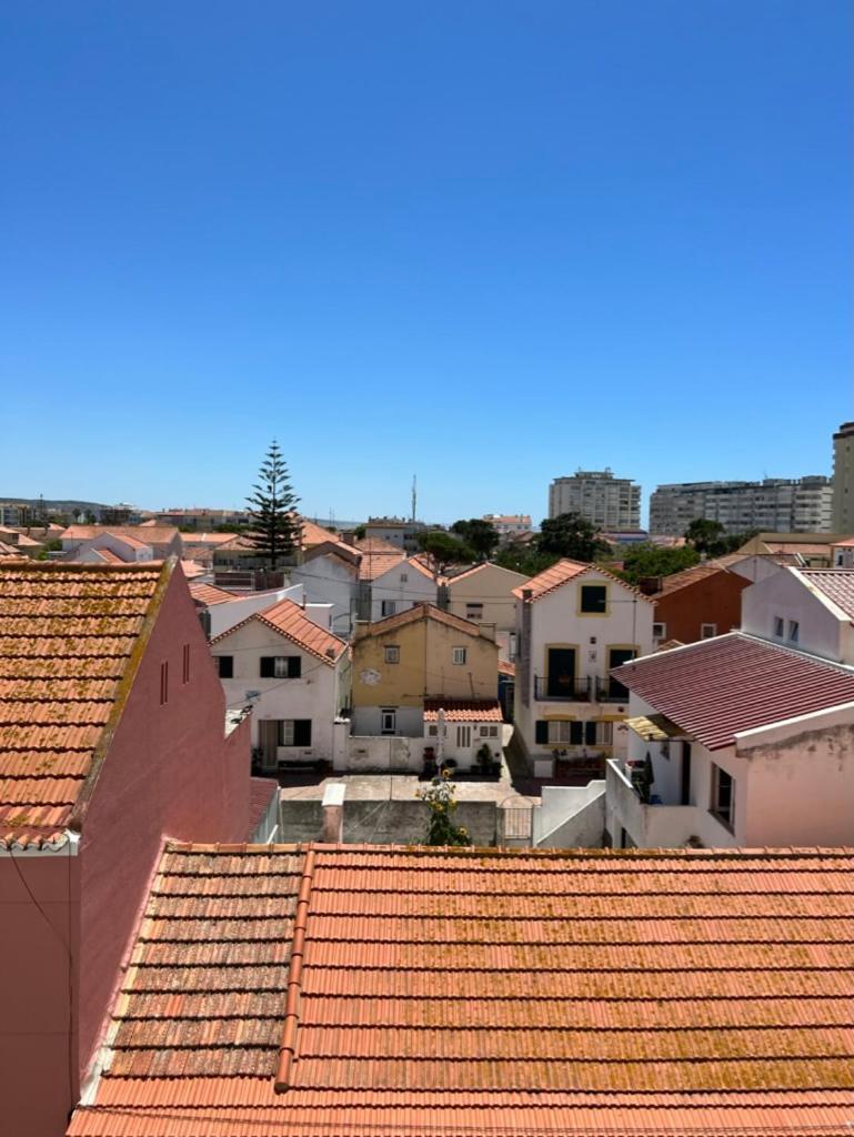 Ton's Loft Caparica * Costa da Caparica