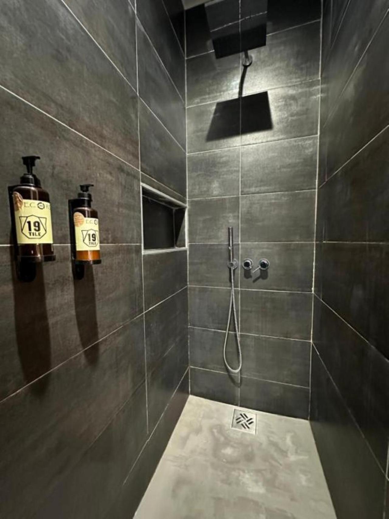 19 Tile Ceramic Concept - By Unlock Gasthuis
