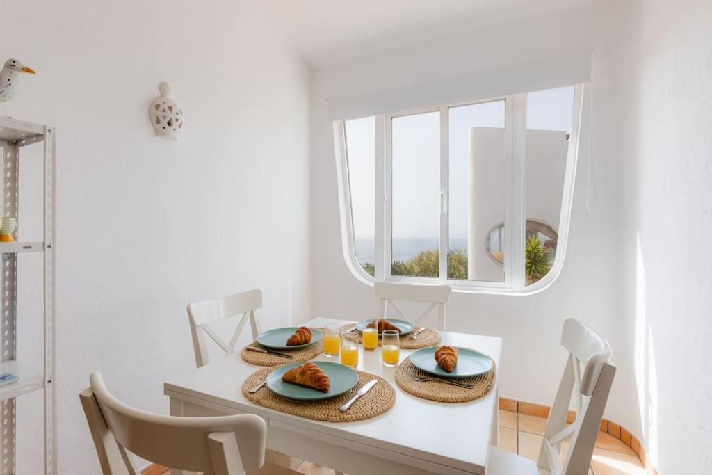Solemar - Ocean View 1 Bedroom For 4 In Carvoeiro Apartment