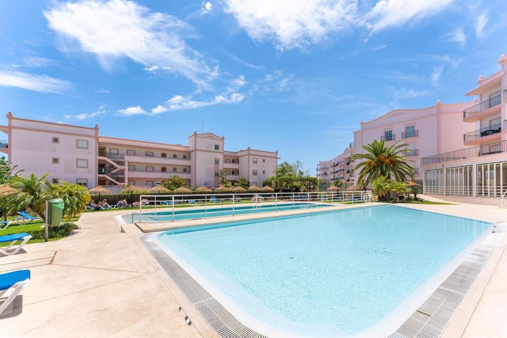 Paz E Vista Mar With Pool & Wifi Apartment