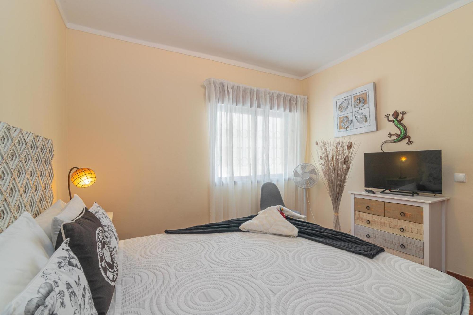 Torre Da Rocha - Silhueta Citadina * Portimao