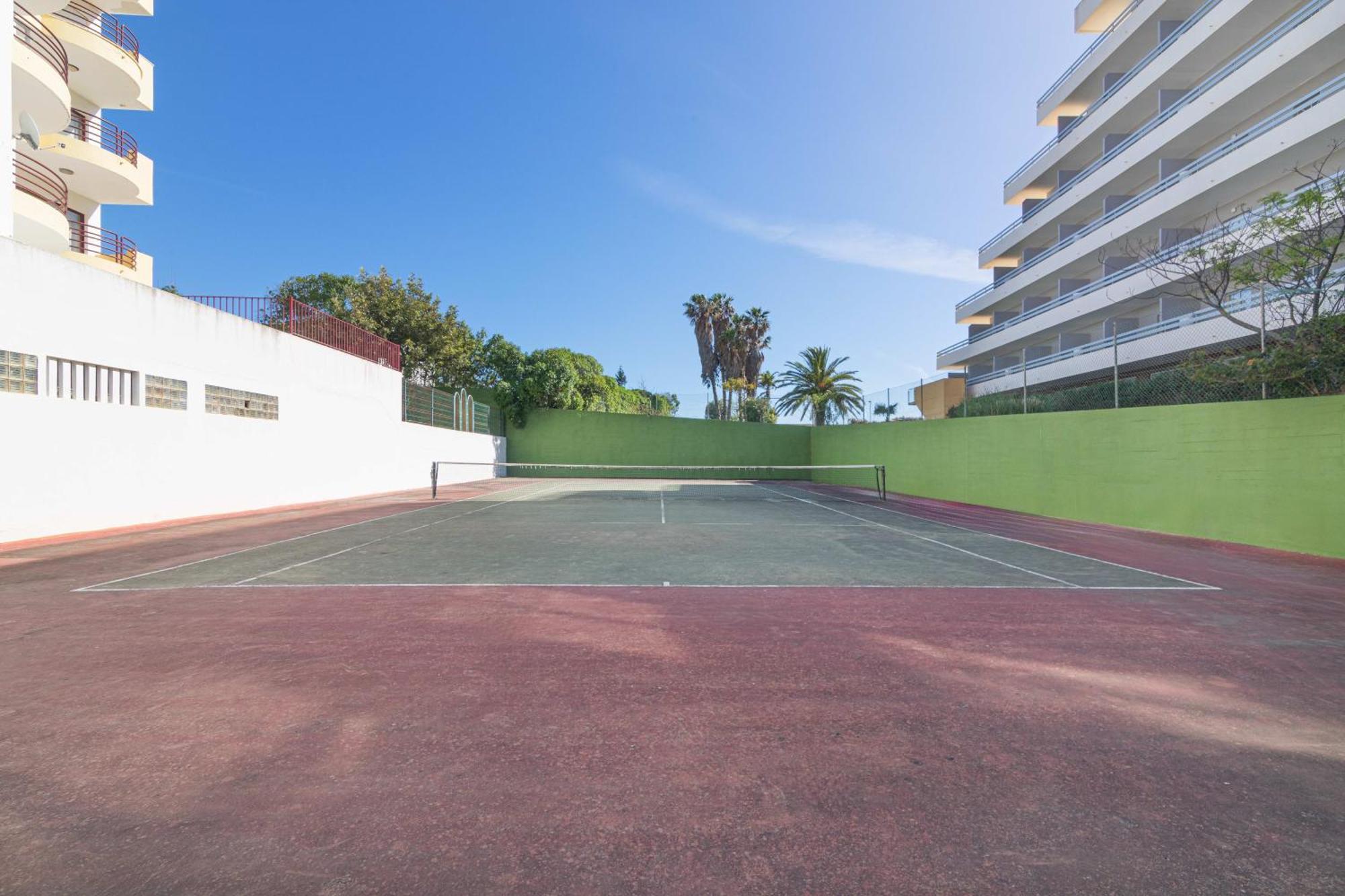 Torre Da Rocha - Silhueta Citadina Portimao