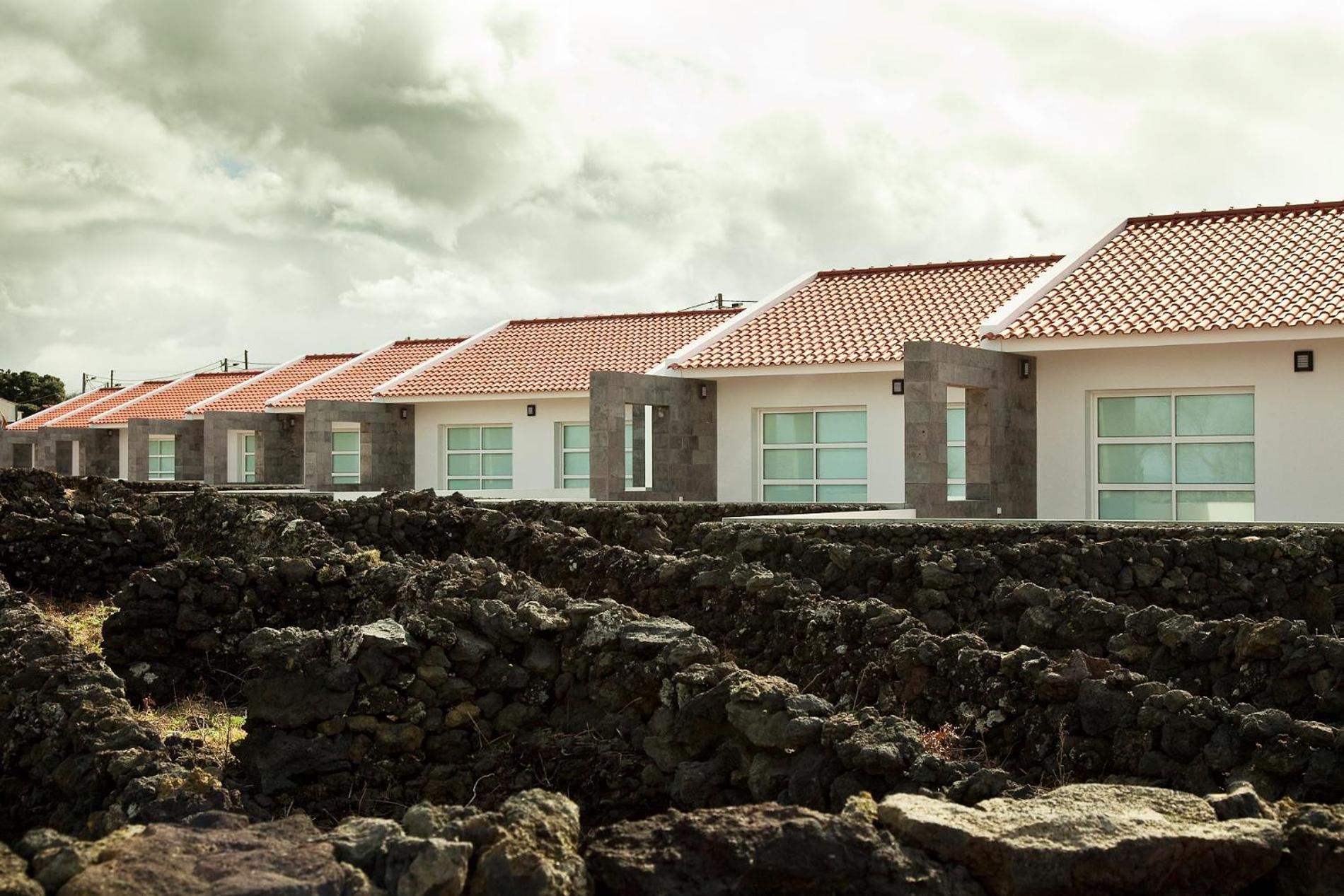 Jeiroes Do Mar Madalena (Azores)