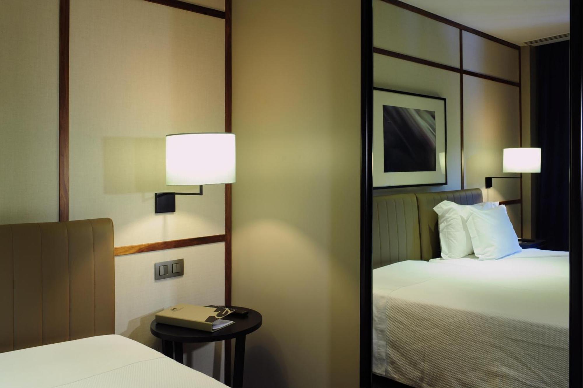 Hotel De Business & 4*