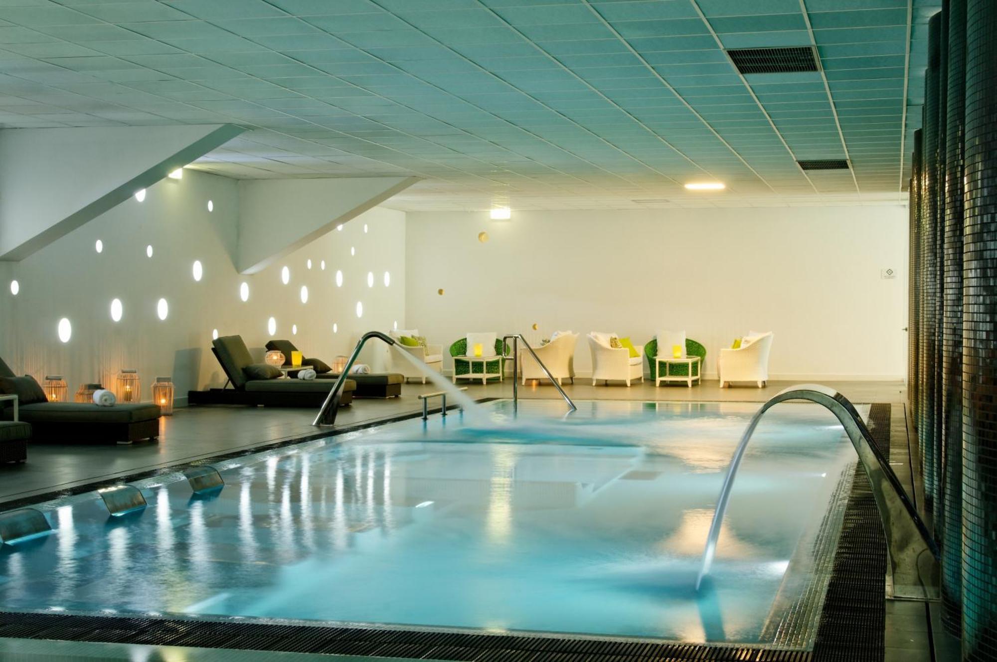 Hotel Open Village Sports & Club