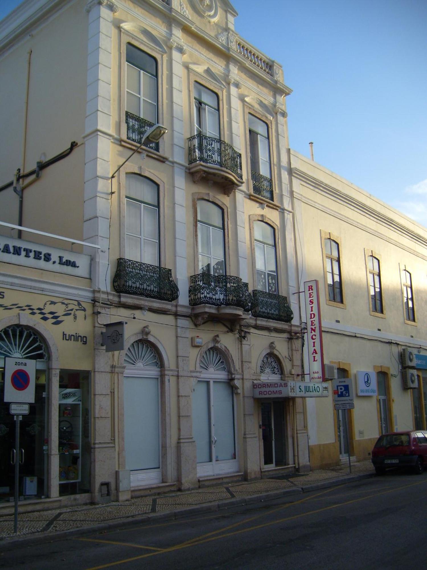 Guest house Residencial S Juliao Al