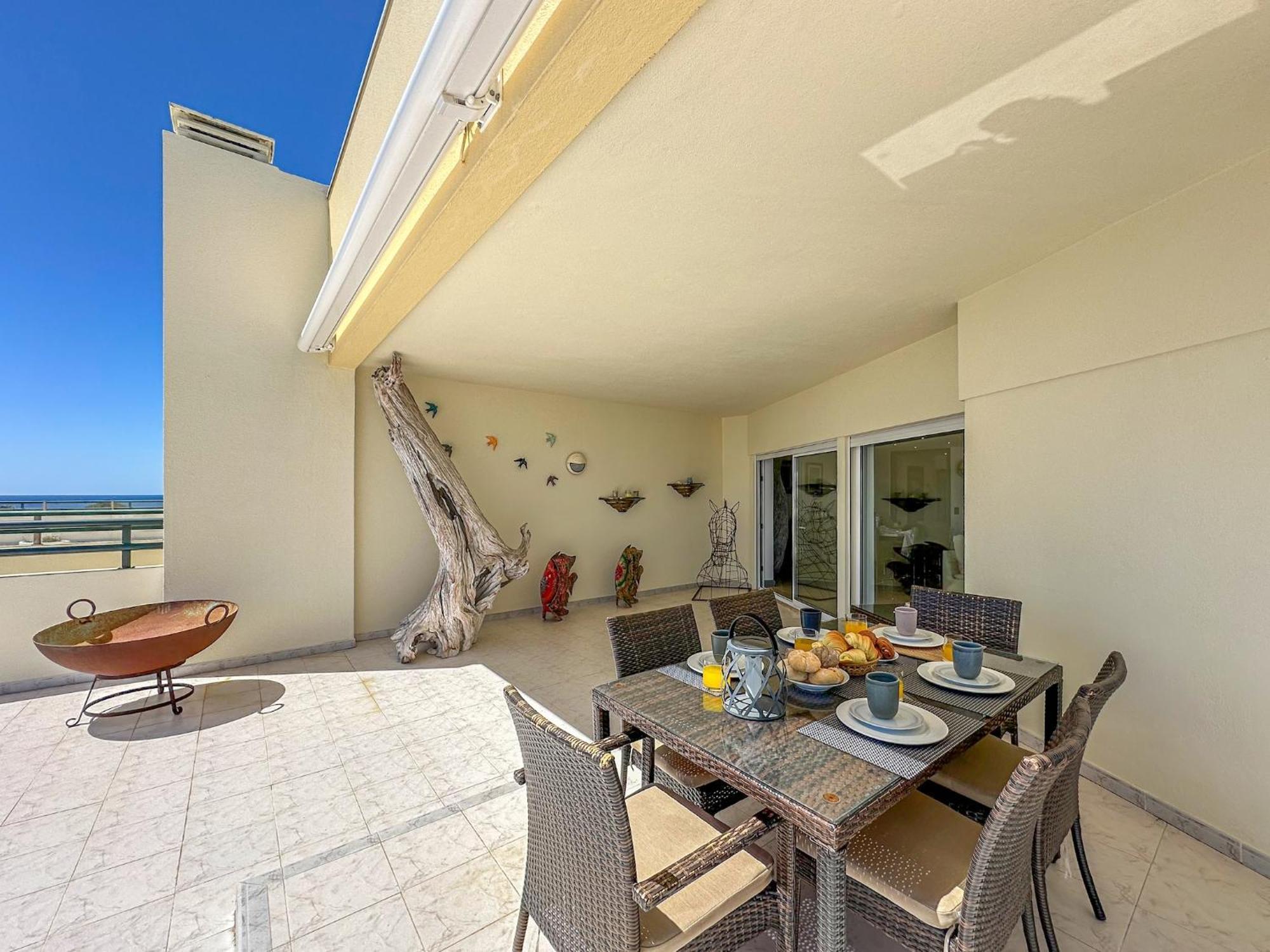 Apartment Luxury Penthouse Wstunning Sea Views, Walk To Gale Albufeira