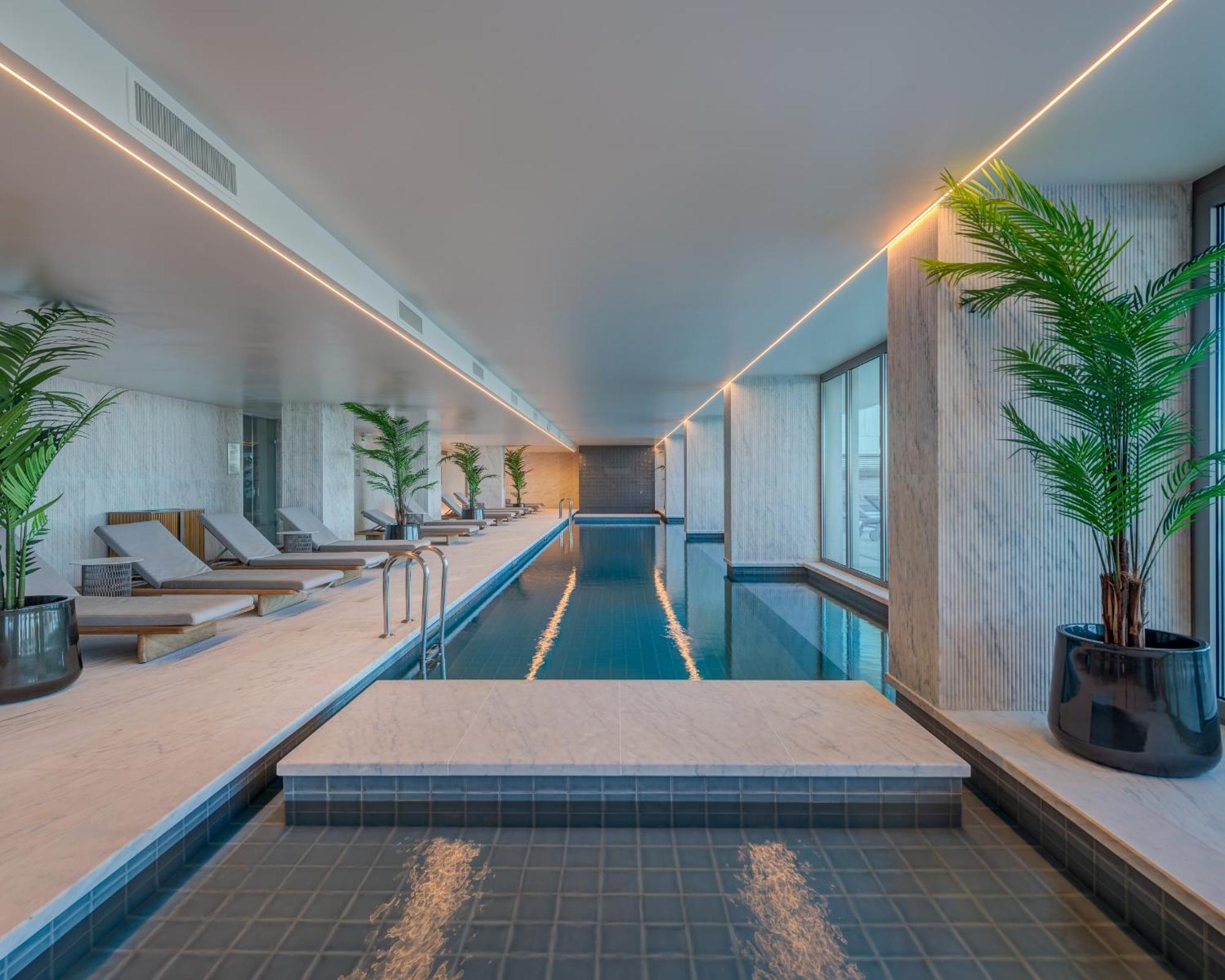 Apartment Bayline - Beachfront Bliss & By Bedzy *