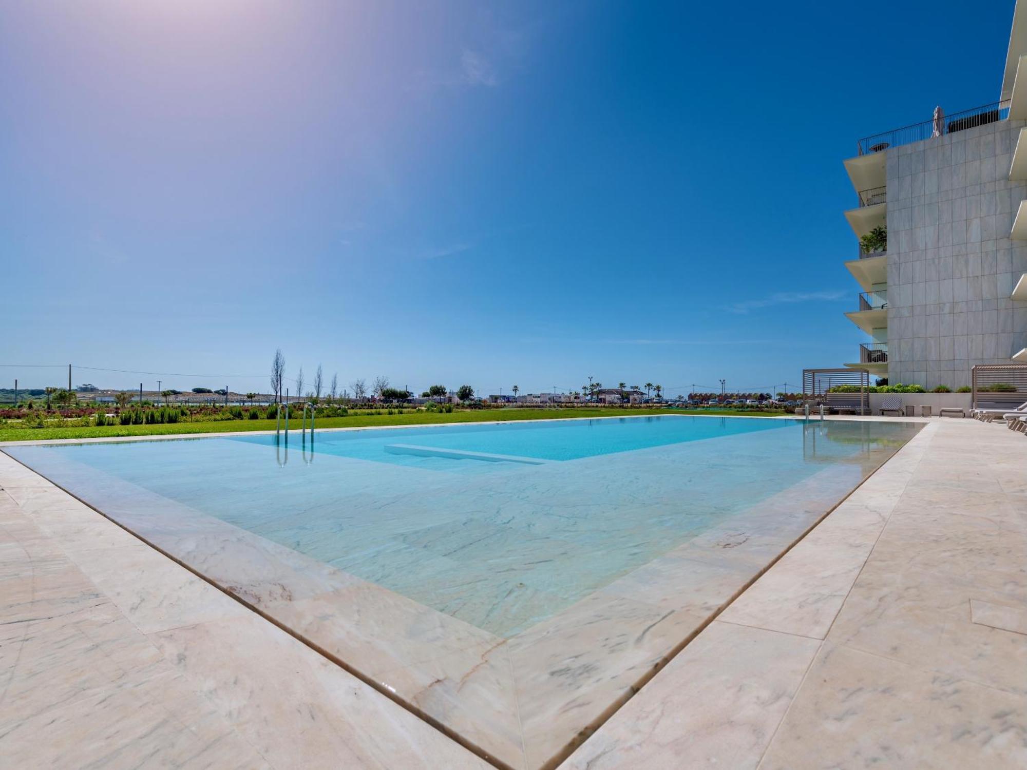 Bayline - Beachfront Bliss & By Bedzy