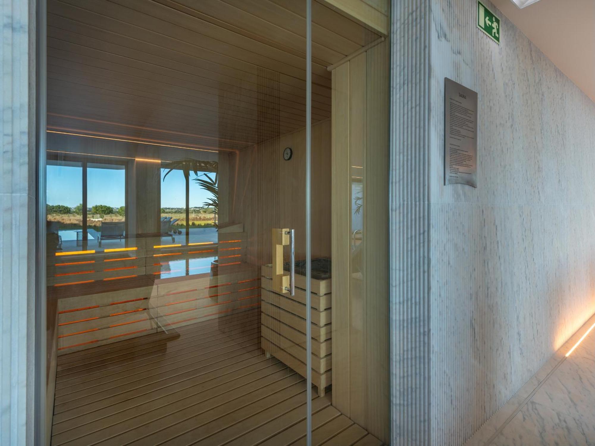Apartment Bayline - Beachfront Bliss & By Bedzy