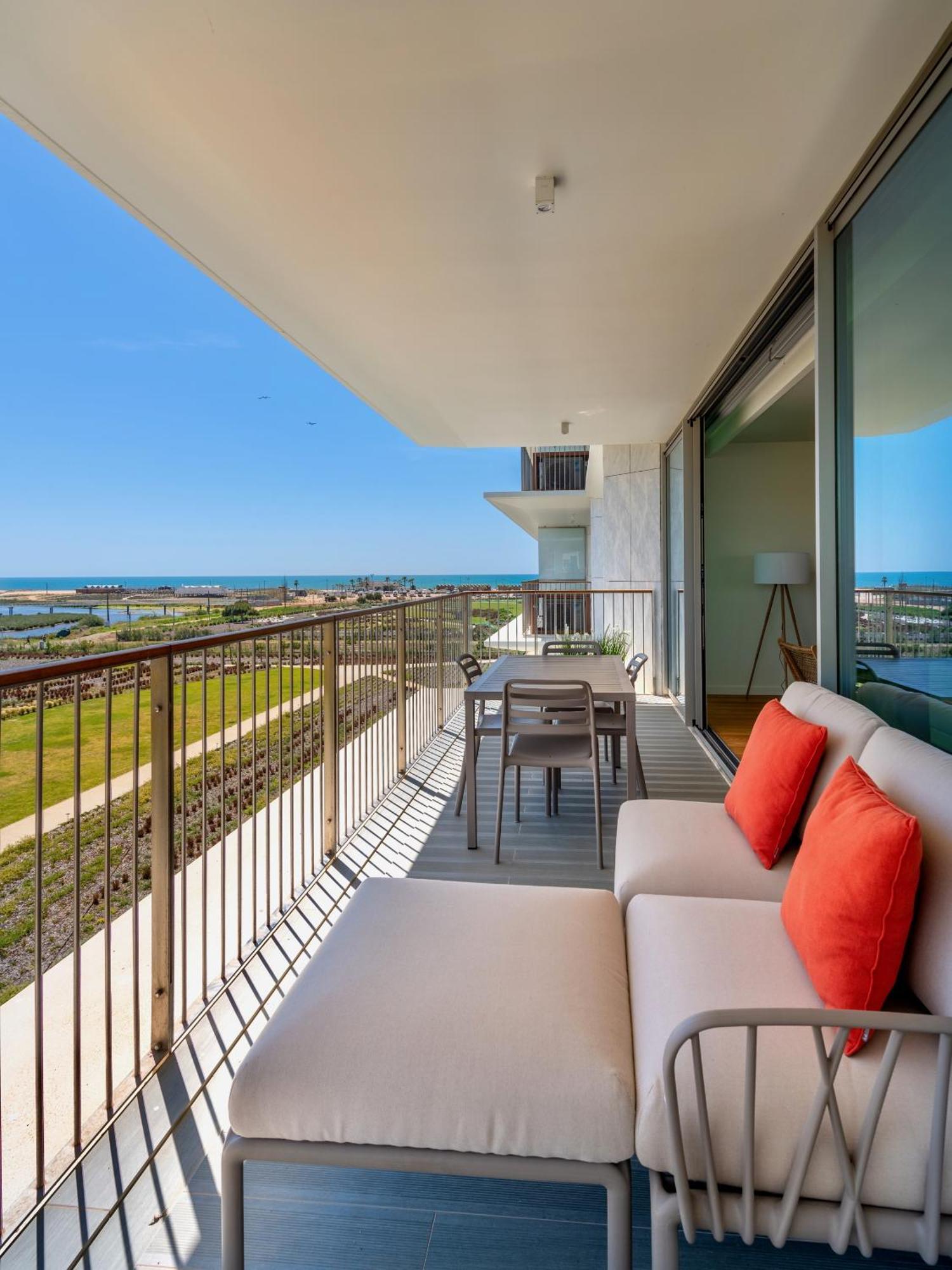 Bayline - Beachfront Bliss & By Bedzy