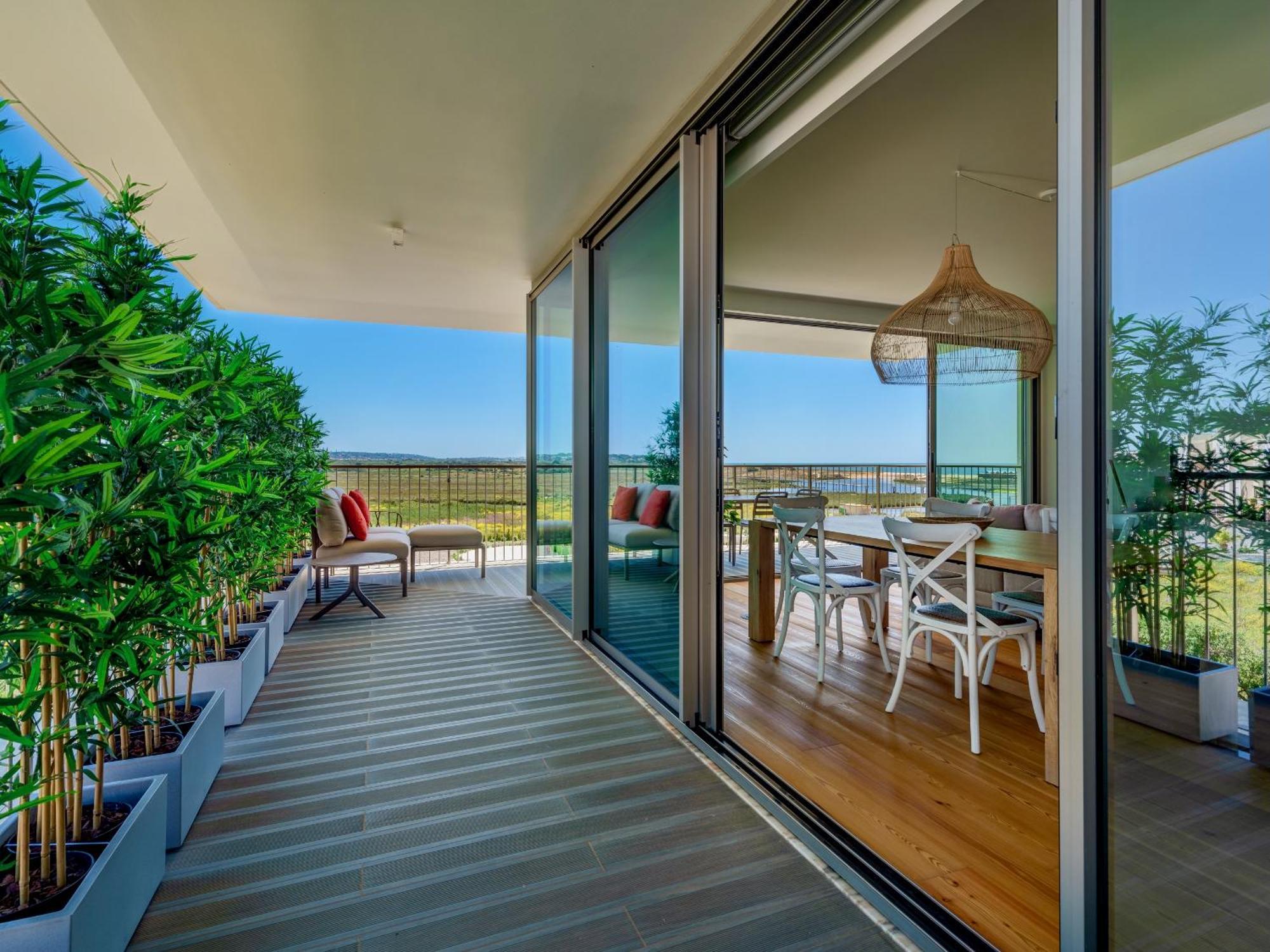 Bayline - Beachfront Bliss & By Bedzy