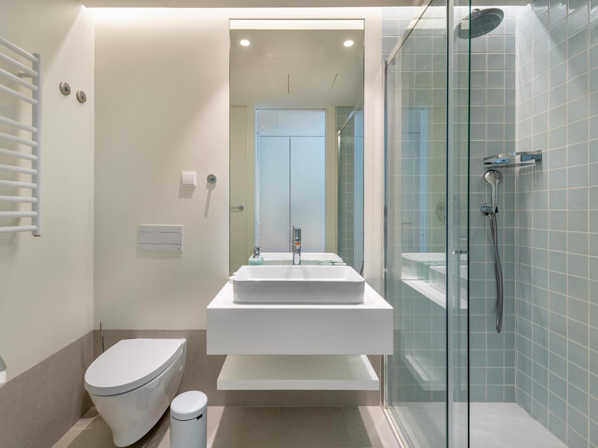 Apartment Bayline - Beachfront Bliss & By Bedzy *